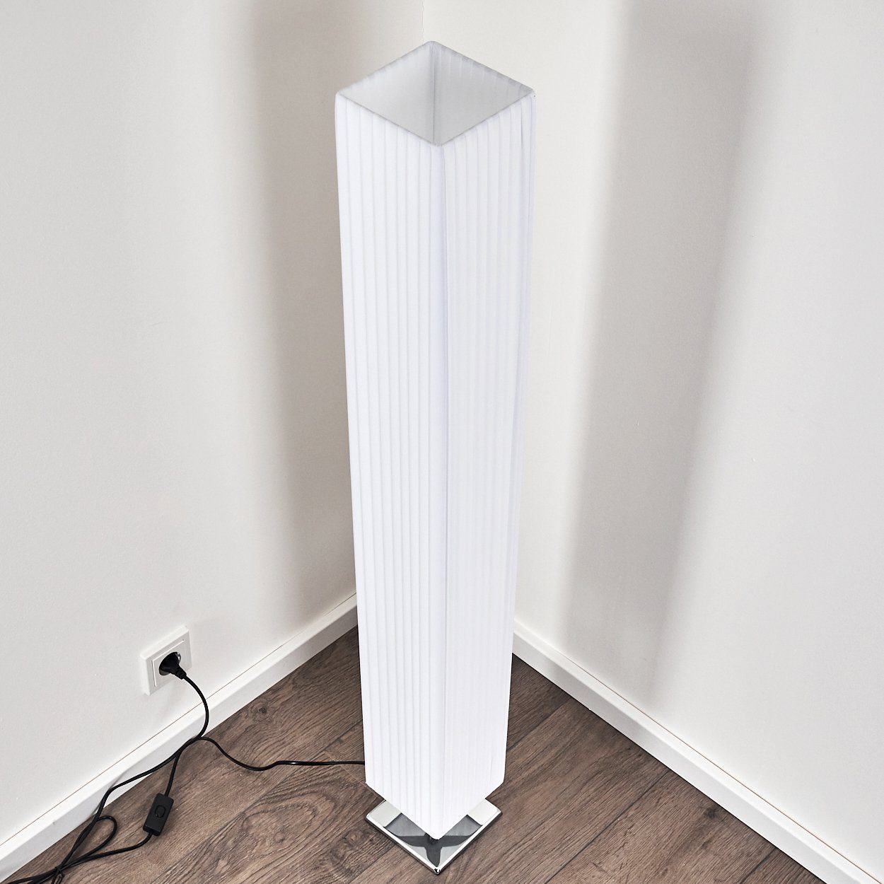 hofstein Stehlampe »Aulla« moderen Stehleuchte aus Textil/Stoff in Weiß, ohne Leuchtmittel, 2xE27, Mit Fußschalter am Kabel, auch – Bild 4 von 5