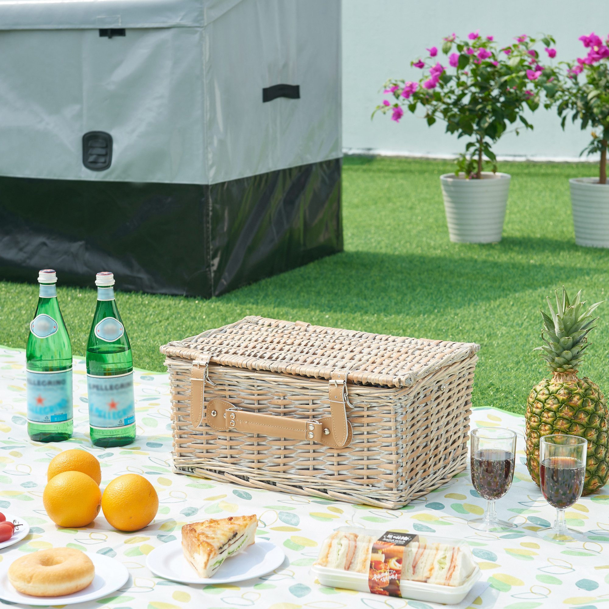 casa.pro Picknickkorb (Komplett-Set), »Lumparland« für 4 Personen Weide 42x28x20 cm Weiß / Blau