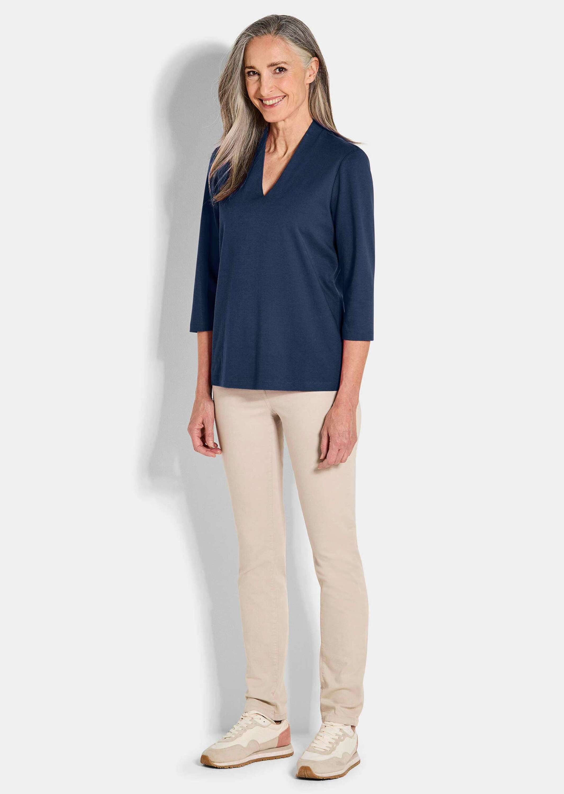 GOLDNER Print-Shirt Elegantes Basic-Shirt mit V-Ausschnitt Zeitloses Halbarmshirt mit schmeichelndem Ausschnitt, reine Baumwolle