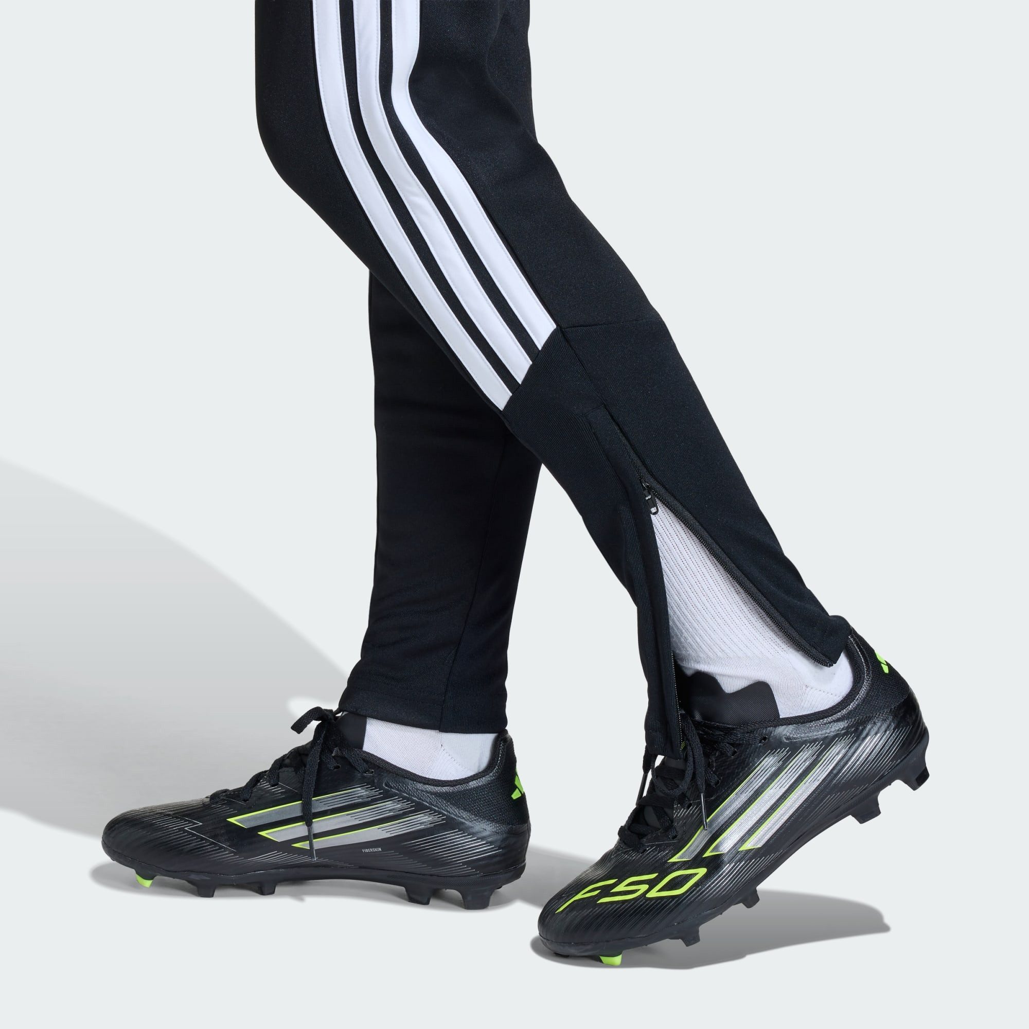 adidas Performance Trainingshose TIRO26 LEAGUE KIDS TRAININGSHOSE, ENGE PASSFORM (1-tlg) – Bild 5 von 5