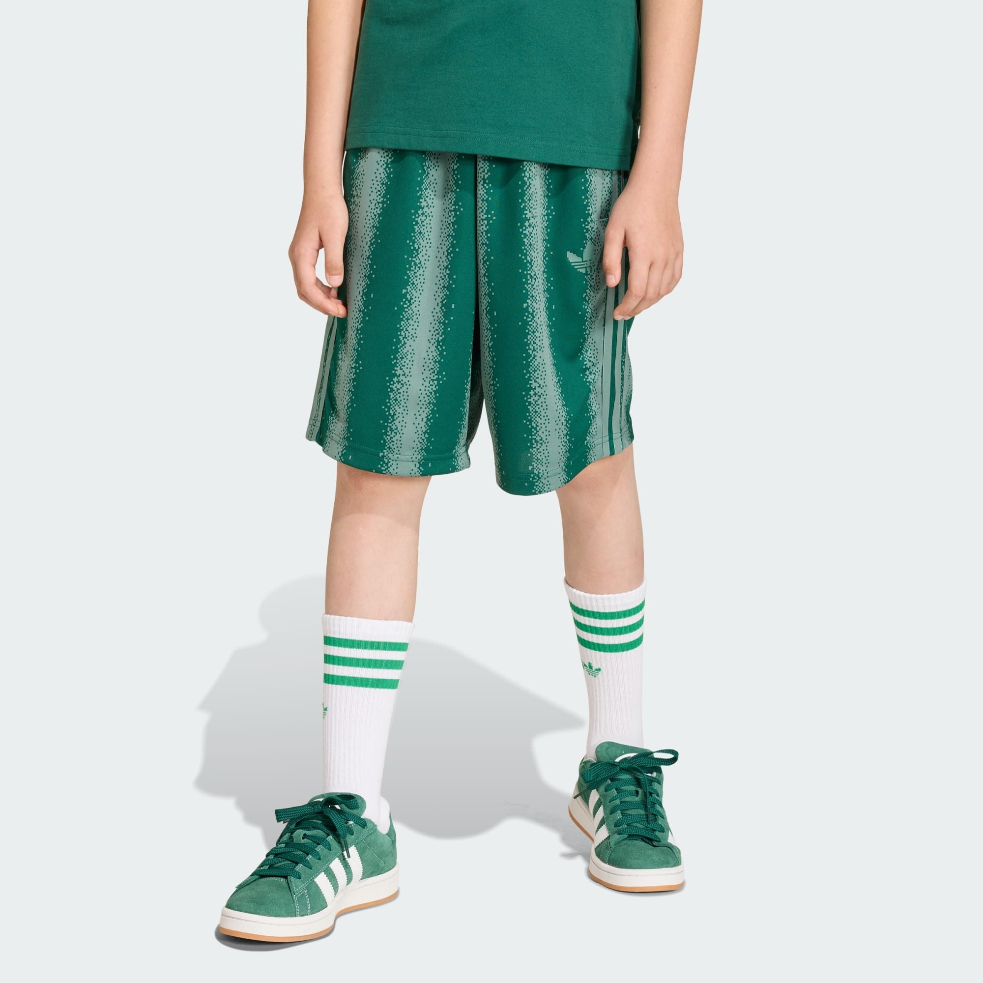 adidas Originals Shorts ADIDAS MINECRAFT OVERSIZED KNEE LENGTH SHORTS (1-tlg)
