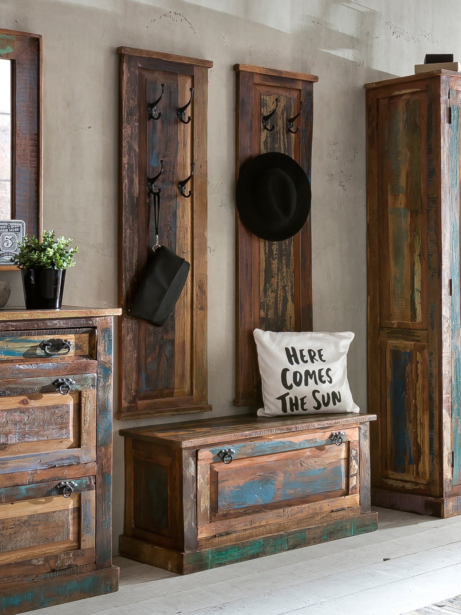 TPFLiving Garderobenpaneel Kaltak - mit 4-Doppel-Kleiderhaken (aus buntem Altholz - bunt, Vinatge - Shabby Chic), Produktlinie: Alaska - Breite: 35 cm, Höhe: 110 cm, Tiefe: 8 cm