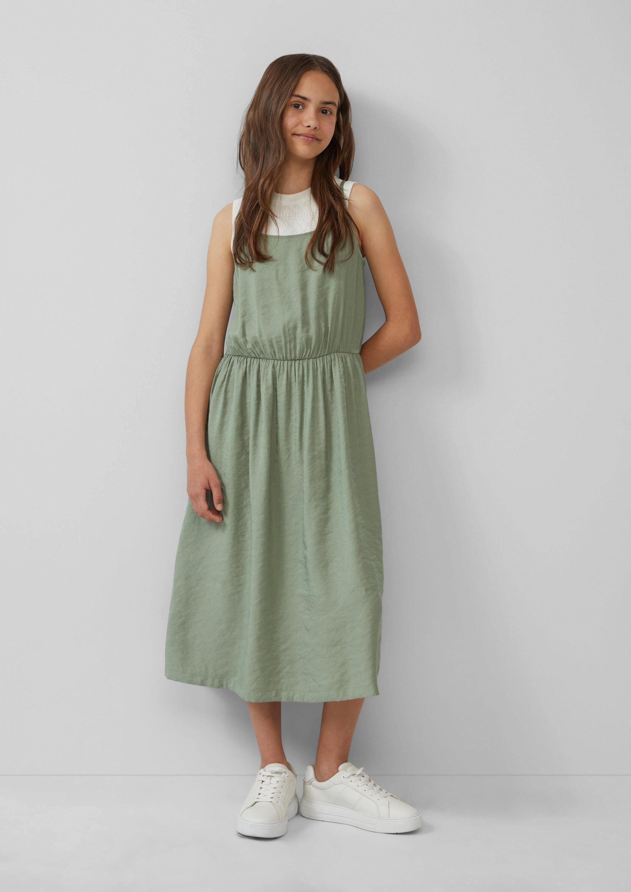 s.Oliver Minikleid Kleid Glänzendes Spaghettiträger-Kleid aus Viskosemix mit elastischer Taille