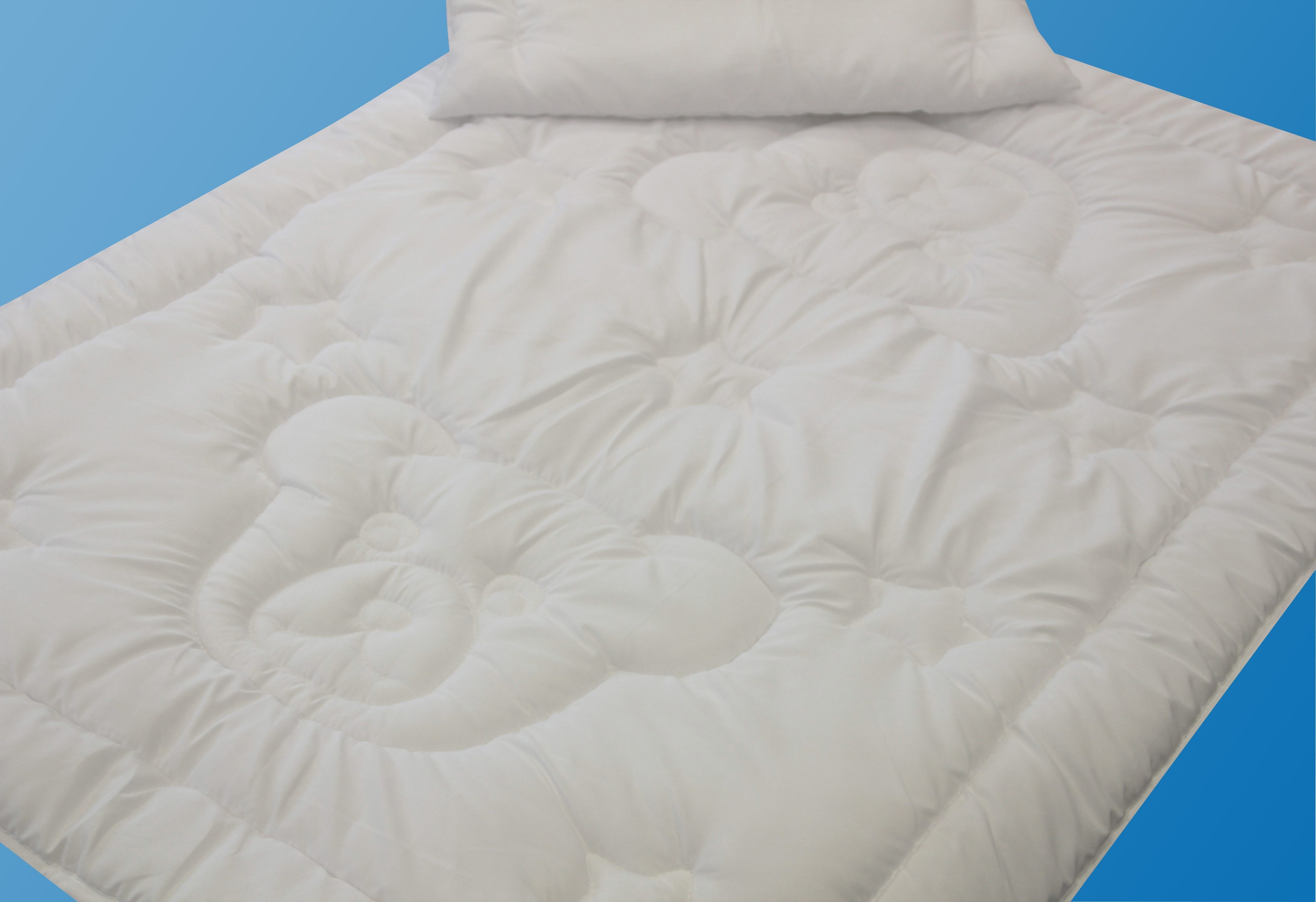 Dreams Steppbett + Kopfkissen Teddybär, Füllung: silikonisierte Hohlfaser, Bezug: Microfaser, Praktisches Set für Babys und Kleinkinder – Bild 2 von 2