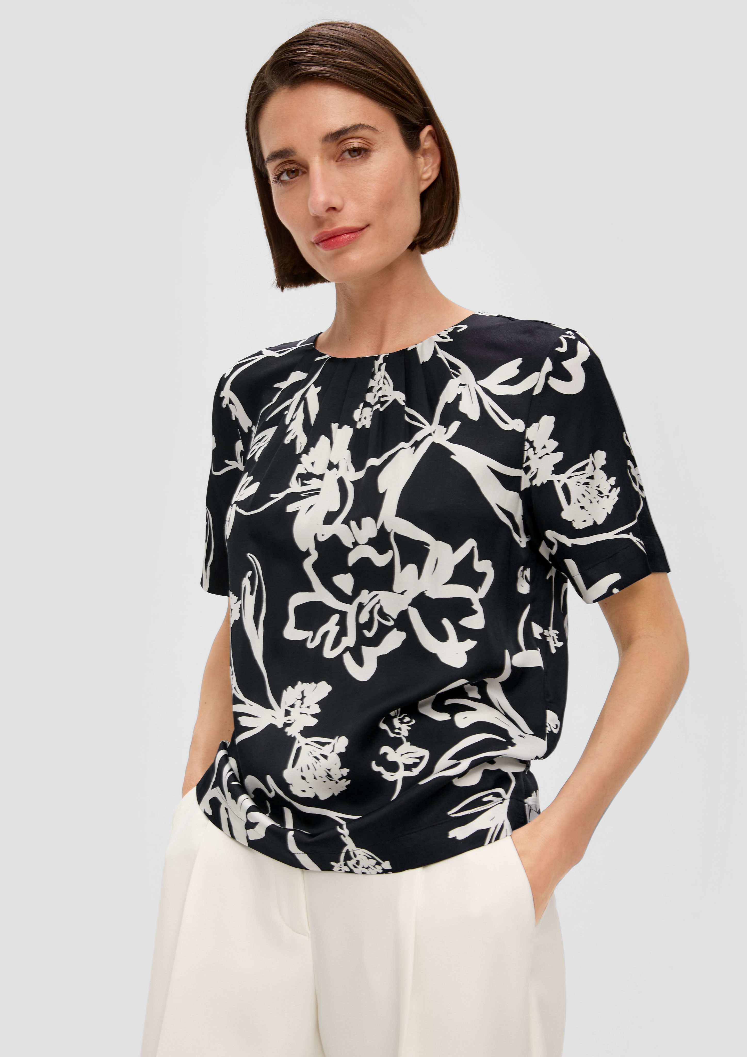 s.Oliver BLACK LABEL Kurzarmbluse Bluse mit Rundhalsausschnitt