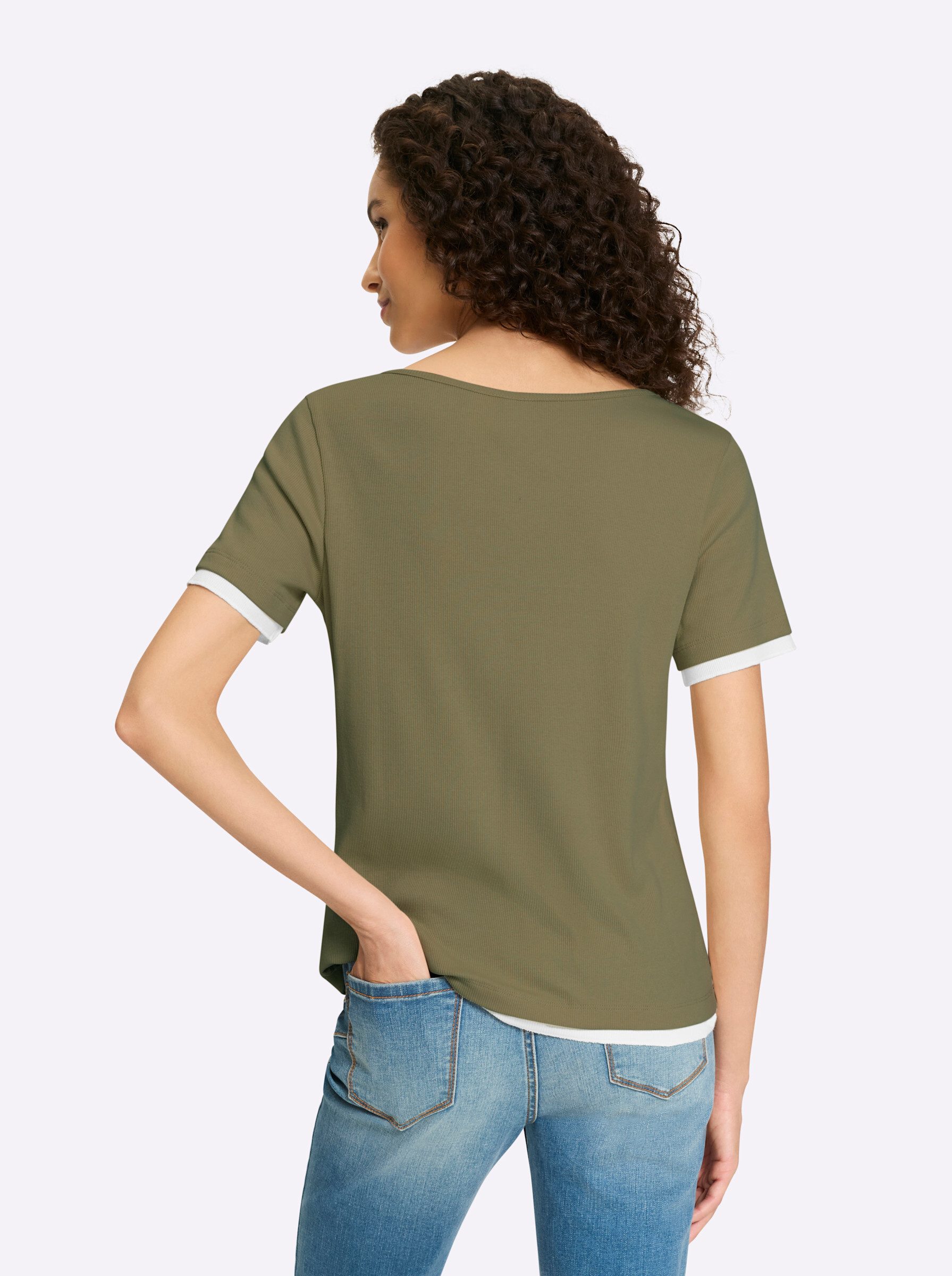 T-Shirt Shirt .