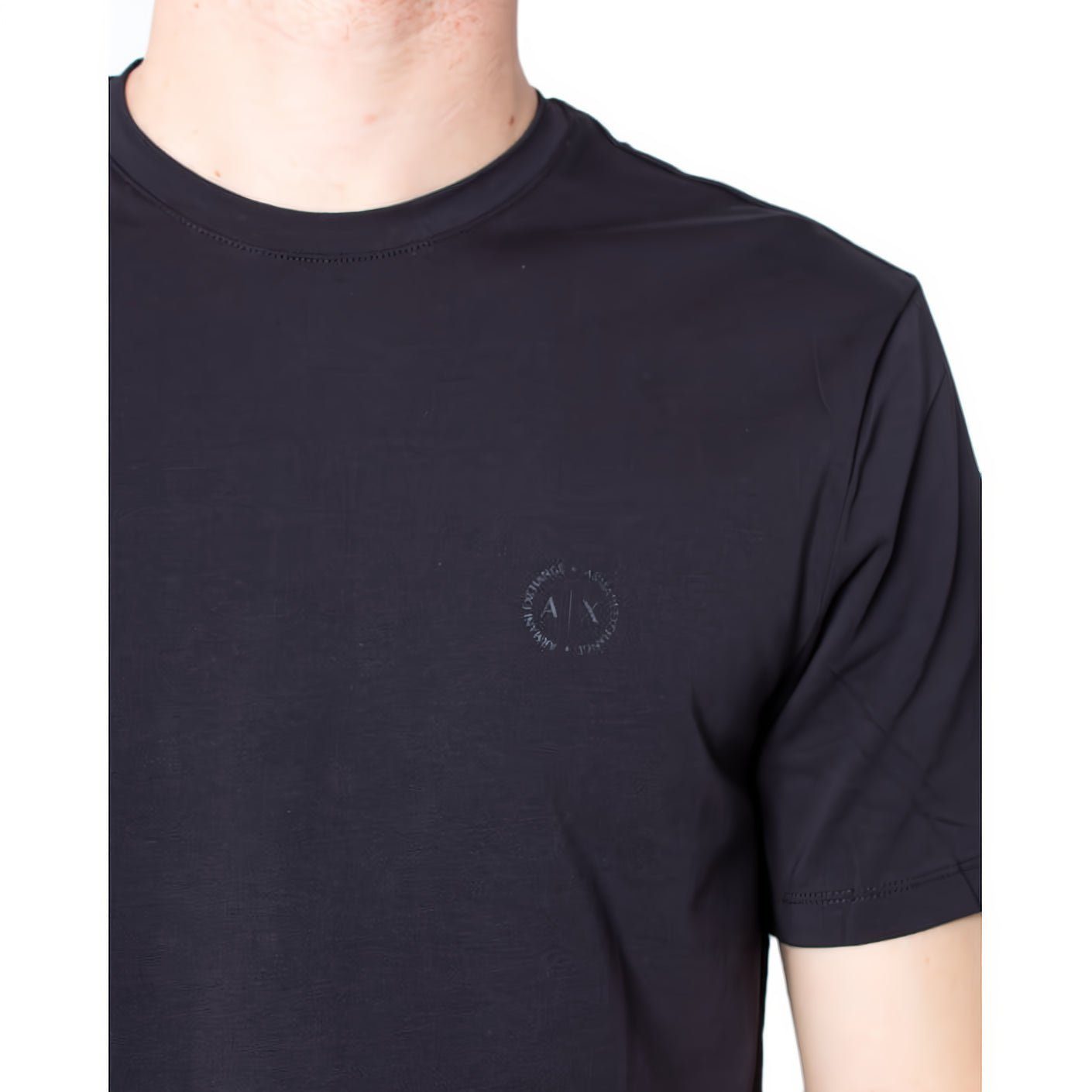 T-Shirt kurzarm, Must-Have EXCHANGE für ein Ihre ARMANI Rundhals, Kleidungskollektion!