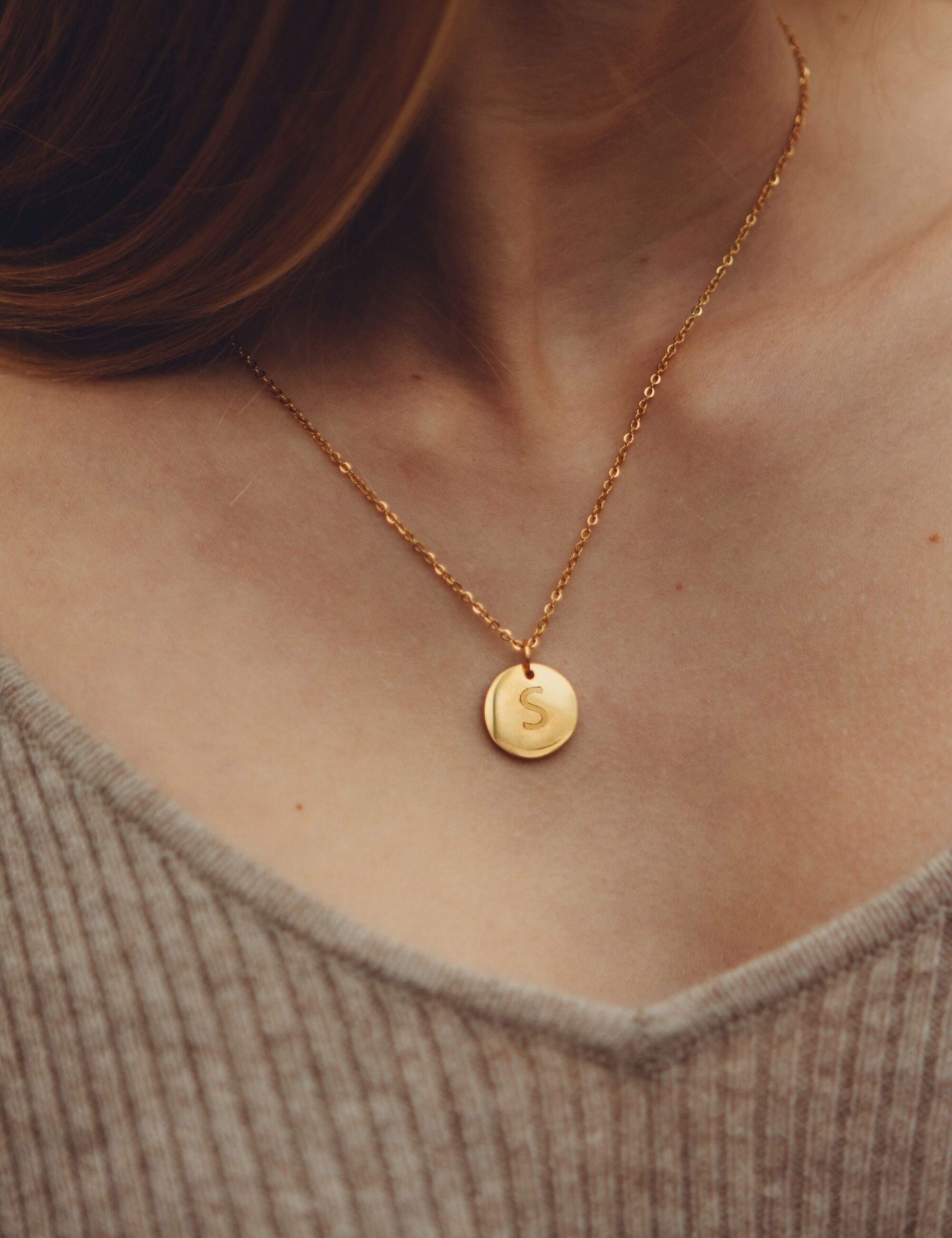 GOOD.designs Kette mit Anhänger, 18 K vergoldet mit Buchstaben-Coin S