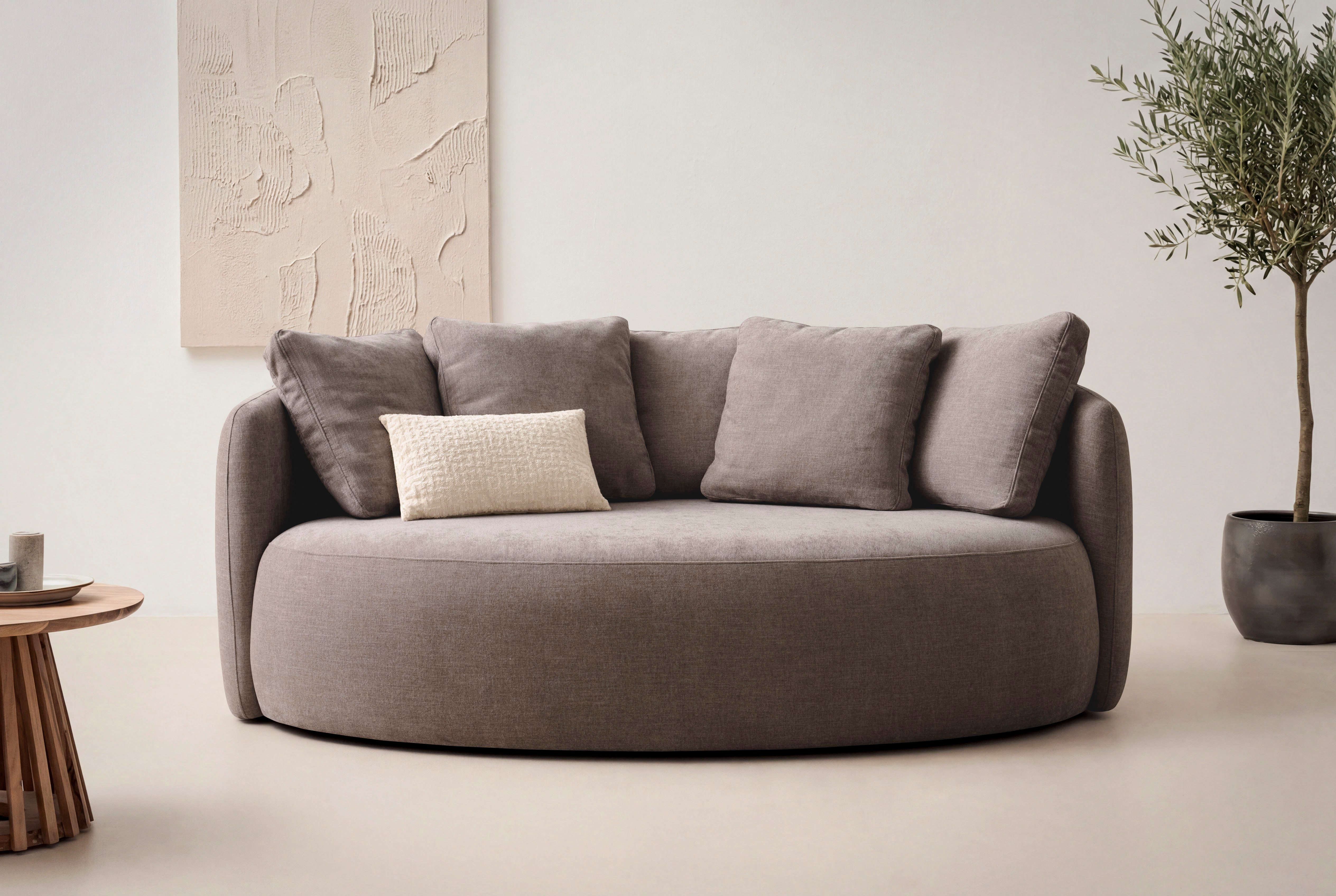 OTTO home 2,5-Sitzer Kaarl, rundes Loungesofa, Sofa mit Kissen, perfekt gepolstert, Webstoff, in fünf Farben, zeitloses Design, inkl. 5 Rückenkissen