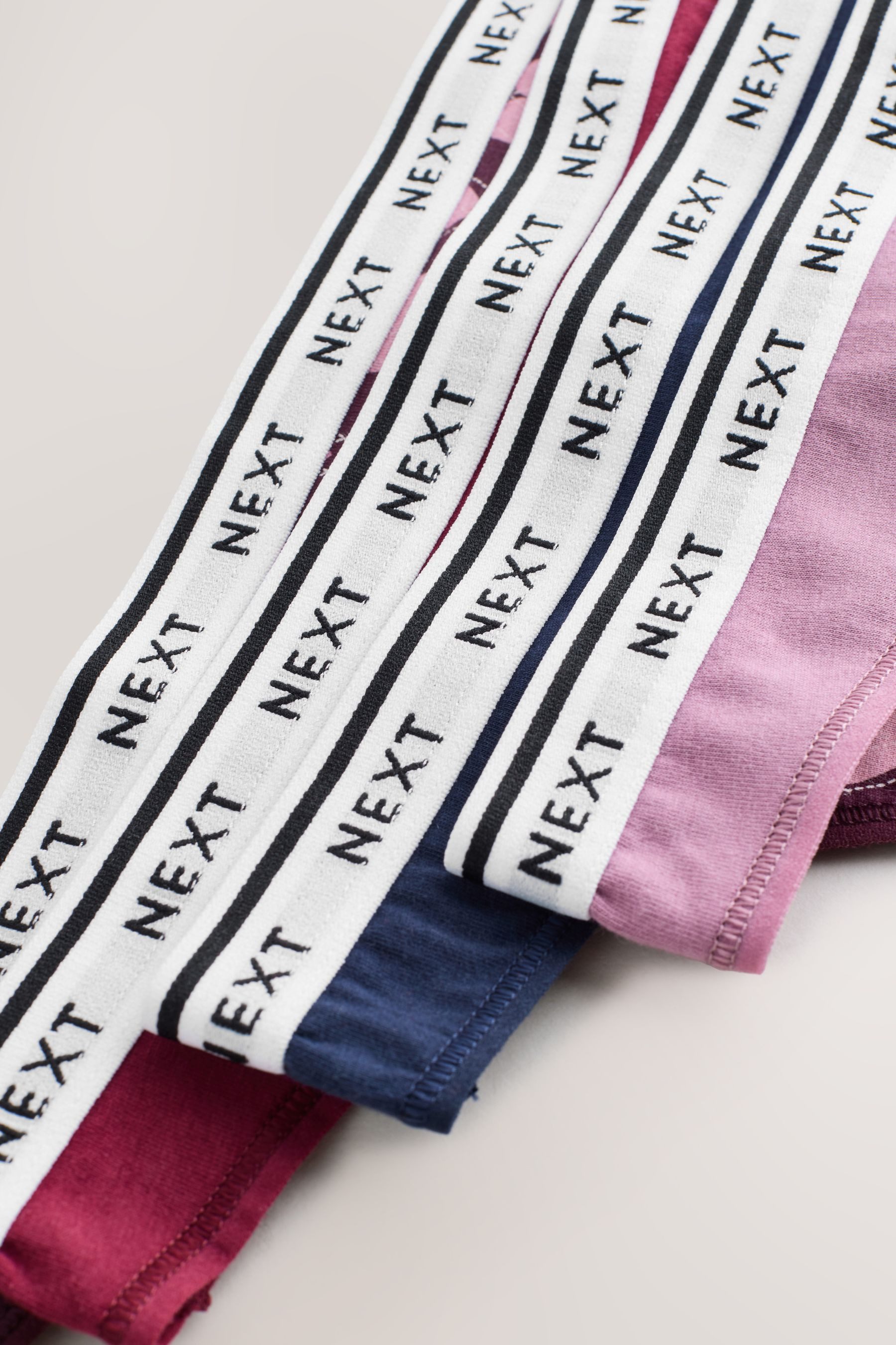 Next Tanga 4 Tangas mit Logo und hohem Baumwollanteil (4-St)