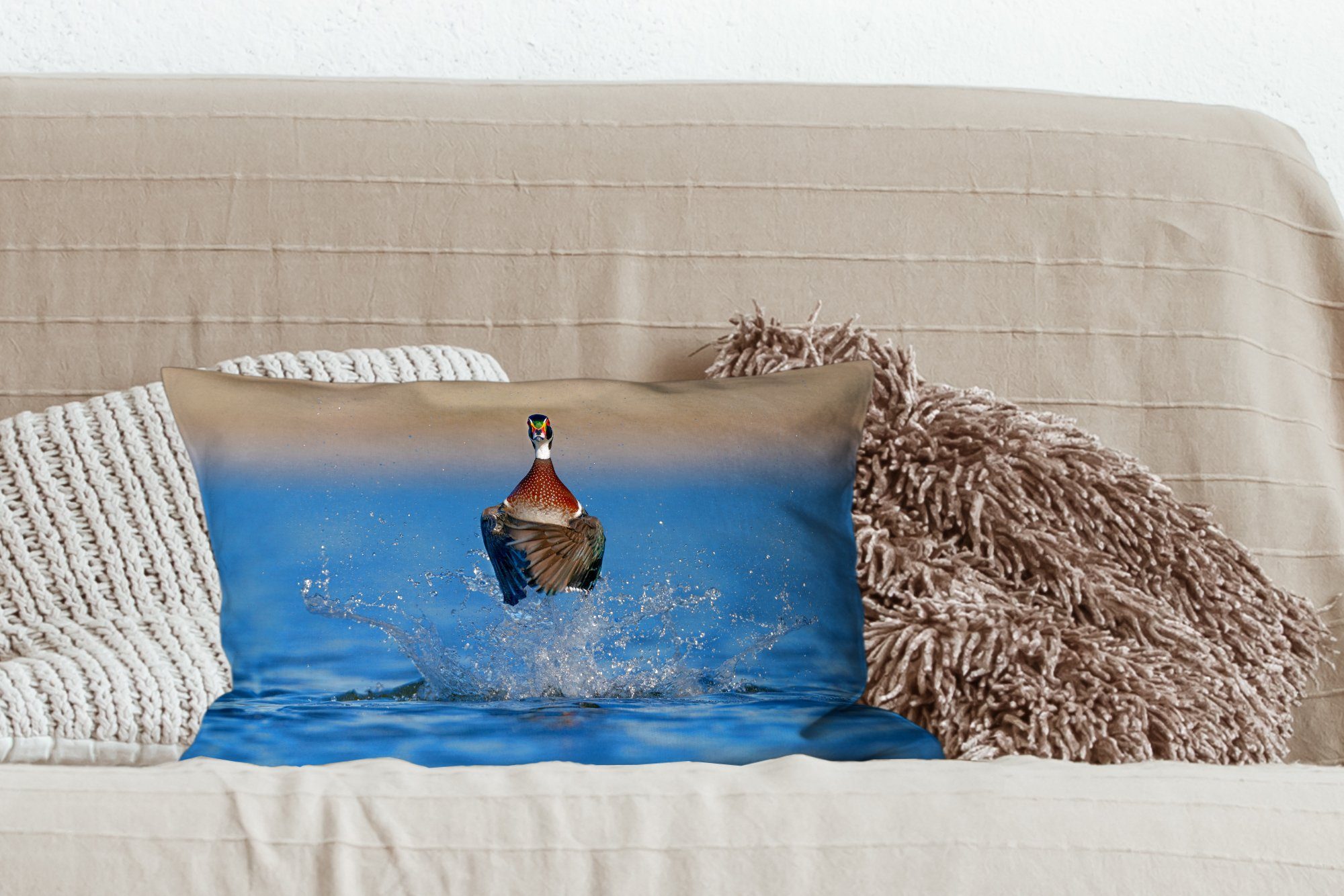 MuchoWow Dekokissen Ente - mit Dekokissen Zierkissen, Wasser Fliegen, - Schlafzimmer Füllung, Wohzimmer Dekoration