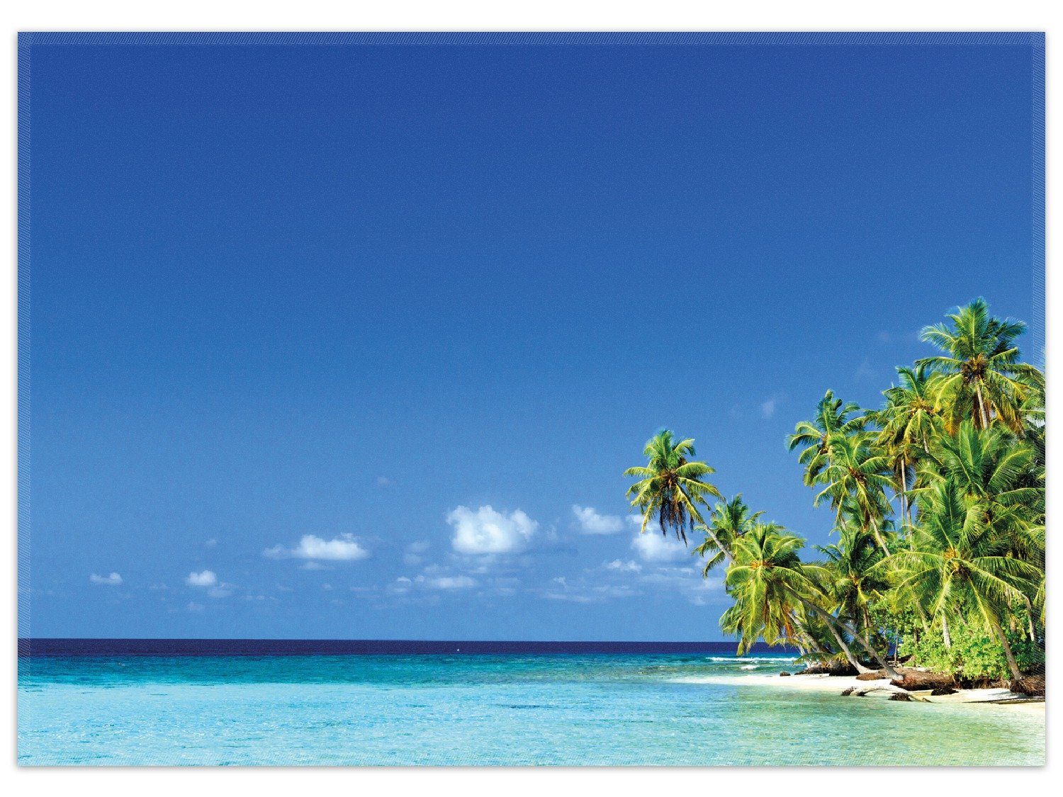 Wallario Teppich Blauer Himmel weißer Strand Palmen und das tiefblaue Meer, rechteckig, rutschfest