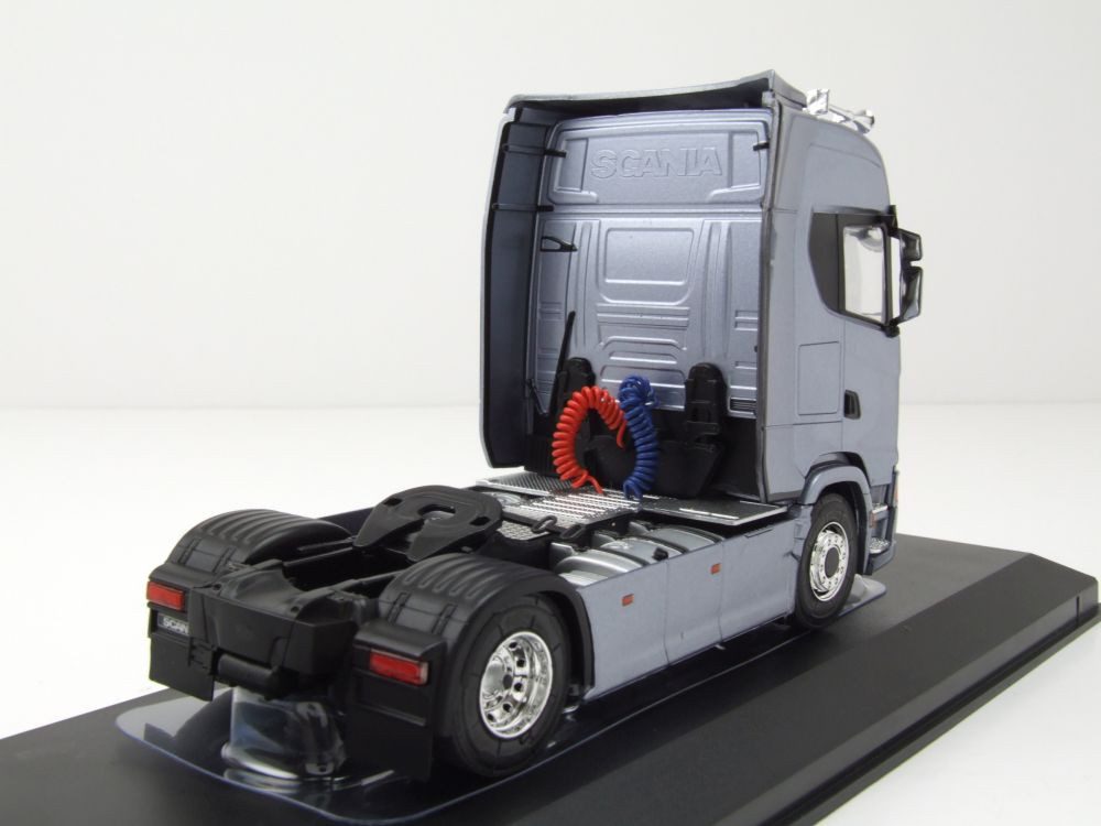 ixo Models Modellauto Scania S-Series Zugmaschine 2020 blau, Maßstab 1:43