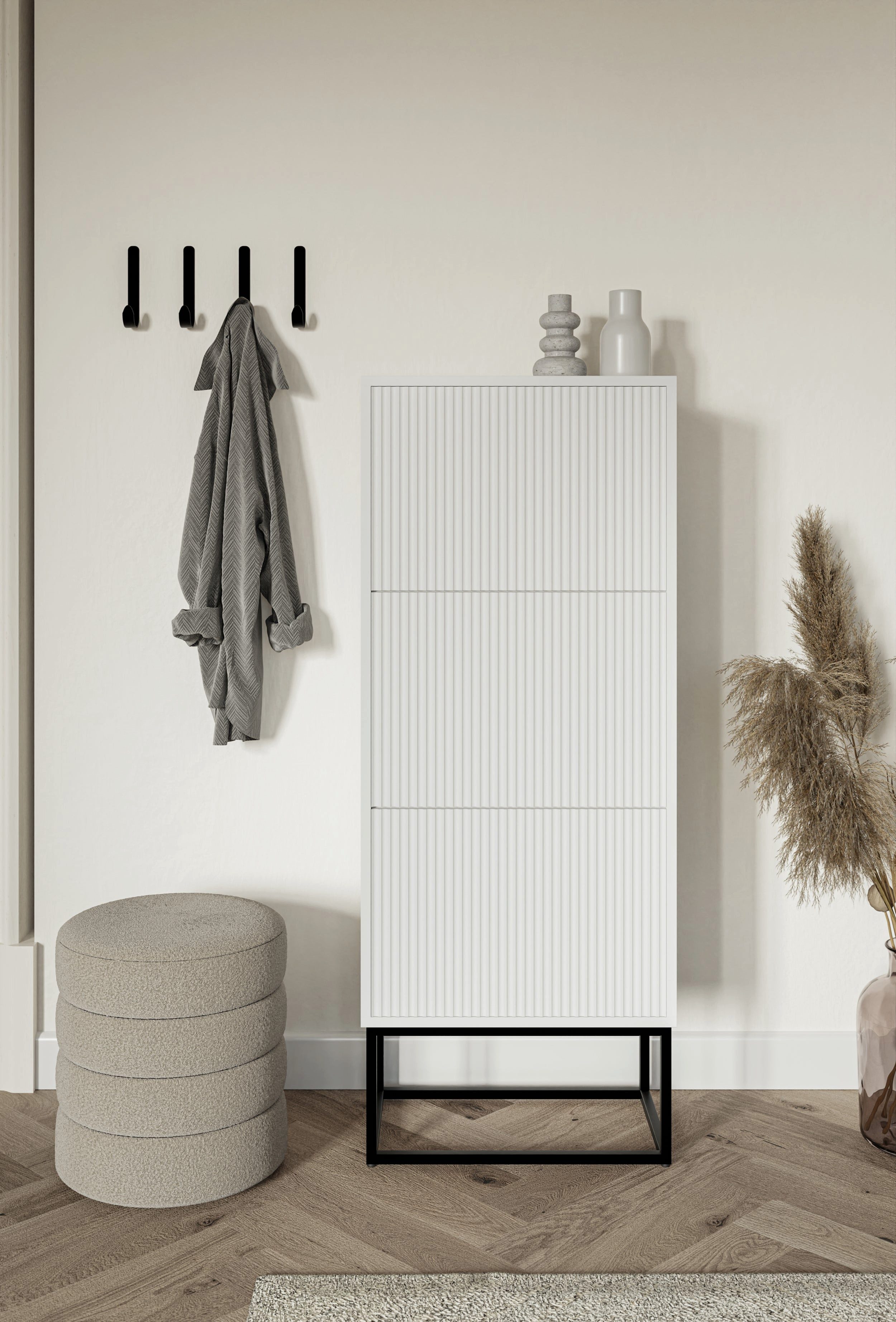 Selsey Schuhschrank VELDIO 3 Klappen mit geriffelten Fronten, schwarzes Metallgestell, 50 cm
