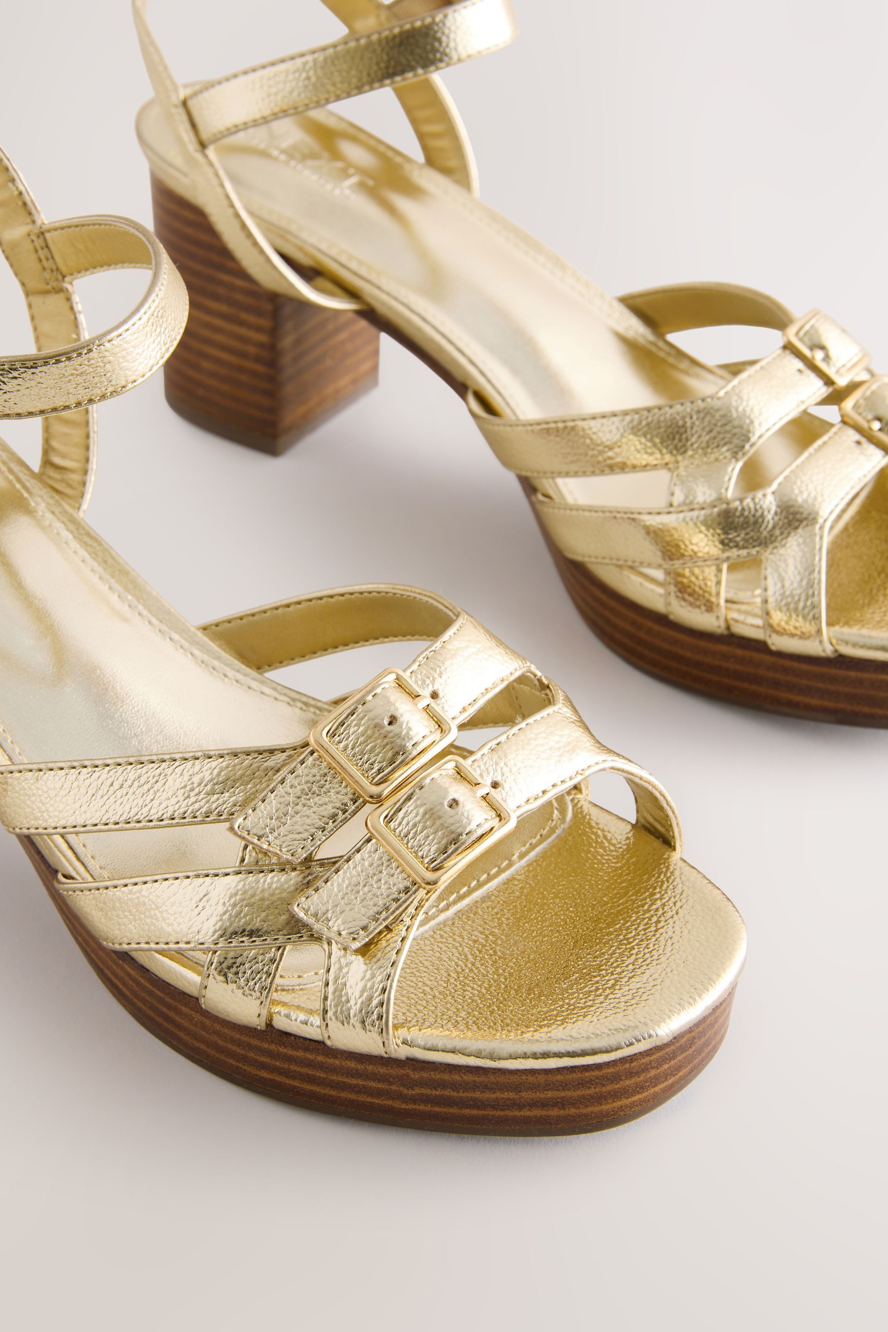 Next Forever Comfort® Flache Plateausandalen mit Riemen Plateausandale (1-t günstig online kaufen