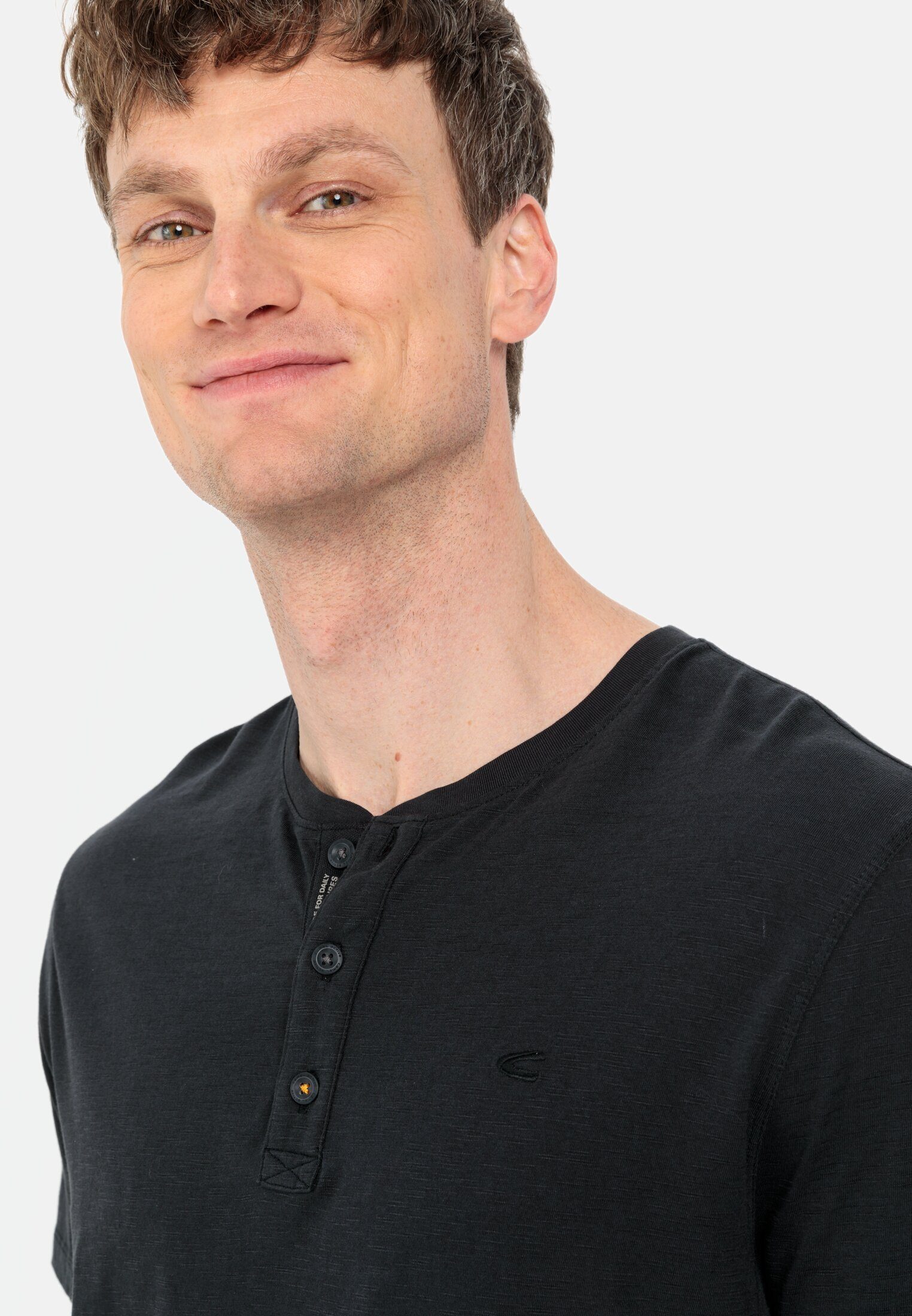 camel active Henleyshirt aus reiner Baumwolle Kurzarm Henley