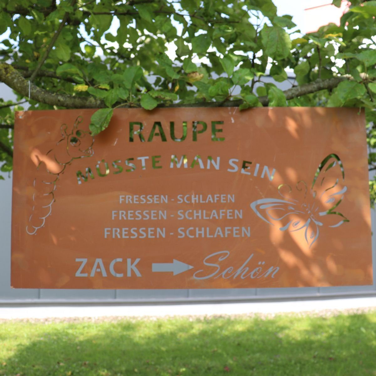 Gartenfigur Raupe, 440s (Stück) 440s Rost-Gedichttafel