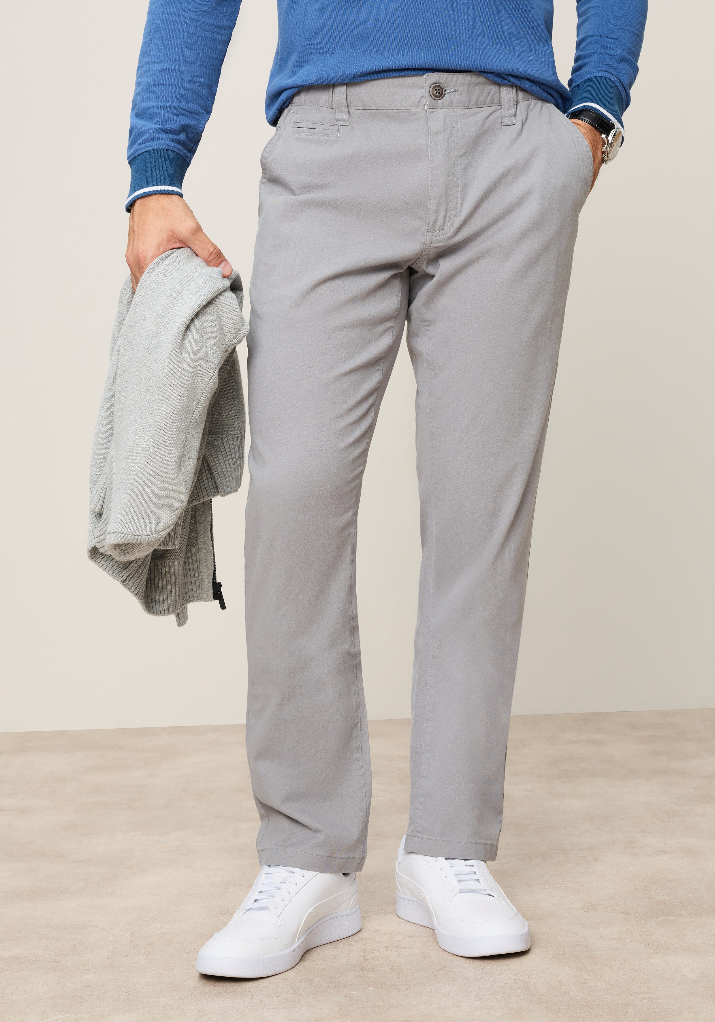 Man's World Chinohose "Classic Fit" mit verdecktem Dehnbund Das Must-have der Saison: Klassische Chino, angesagte Farben – Bild 2 von 5