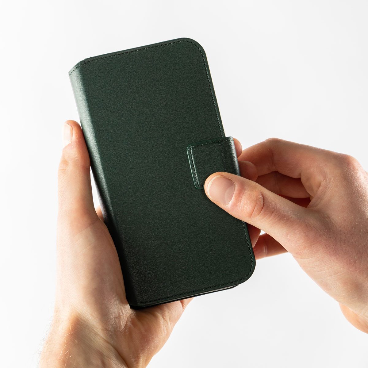 Accezz Smartphone-Mappe Accezz 2-in-1 Klapphülle aus Leder mit MagSafe Samsung Galaxy S26 Ultr