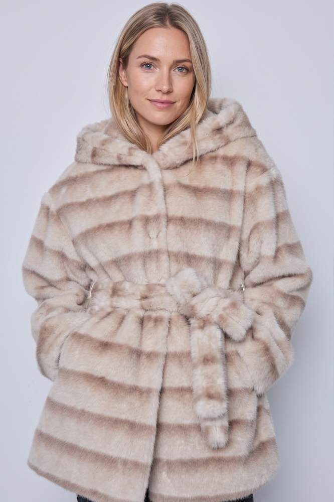 Copperose Winterjacke Oversize Fellimitatjacke BY306 kuschelige Kurzjacke mit Kapuze