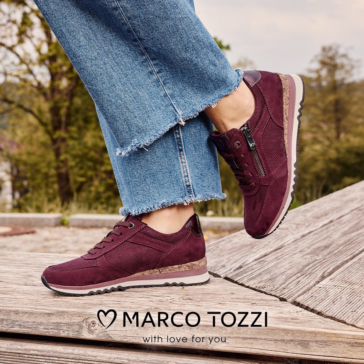 MARCO TOZZI Keilsneaker Freizeitschuh, Schnürschuh mit leicht glänzender Herz-Logoprägung