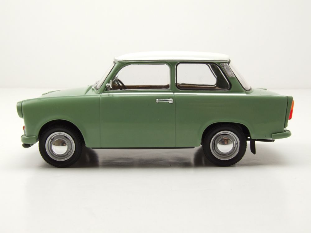 Whitebox Modellauto Trabant 601 Trabbi 1965 hellgrün weiß, Maßstab 1:24