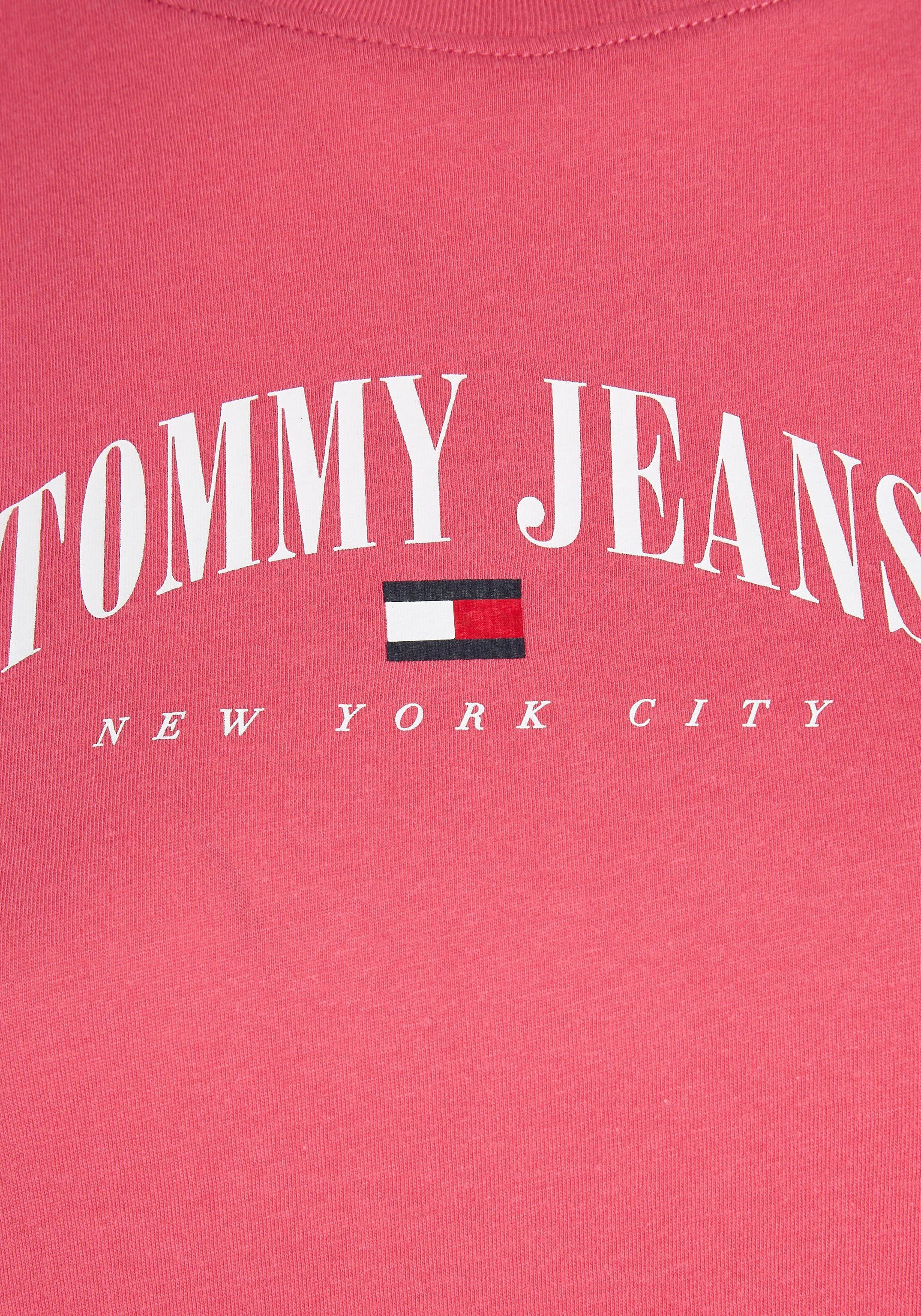 CRV SIZE SS Tommy ESSENTIAL (1-tlg) Washed-Crimson CURVE,mit BBY Jeans Kurzarmshirt Tommy LOGO Jeans-Markendetails Curve 2 TJW PLUS
