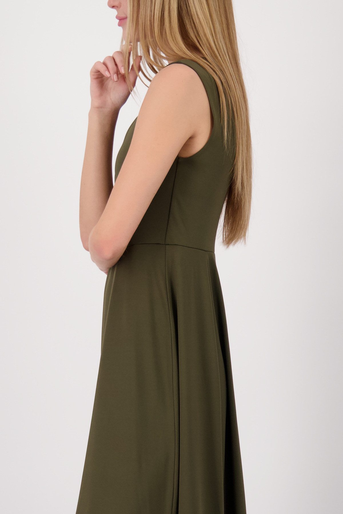 Monari Maxikleid Kleid uni Regular fit mit Schlitzen