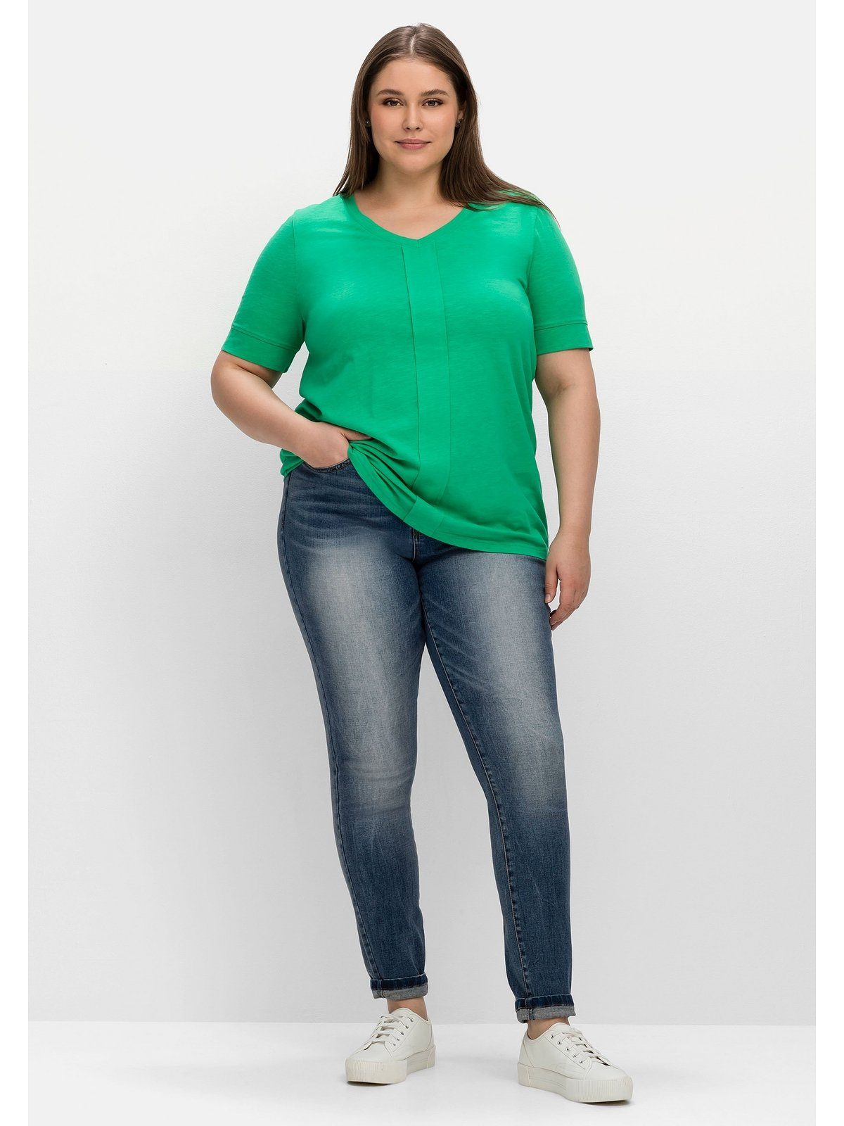 Sheego T-Shirt dekorativer mit vorne Größen Falte blattgrün Große