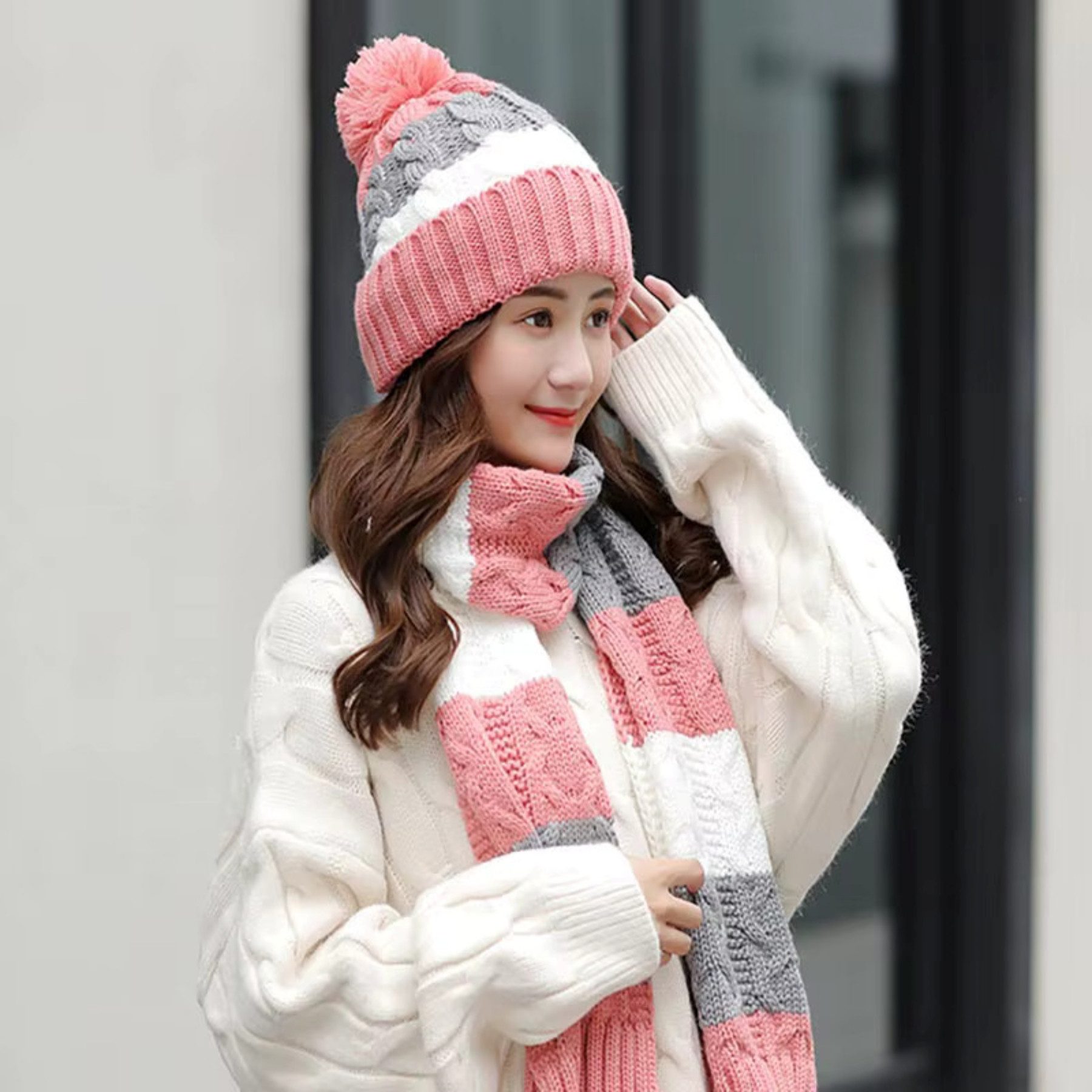 Taschen4life Bommelmütze Beanie Winterset 555-3 (Set, Mütze, Schal, Handschuhe) warm und weich gestrickt