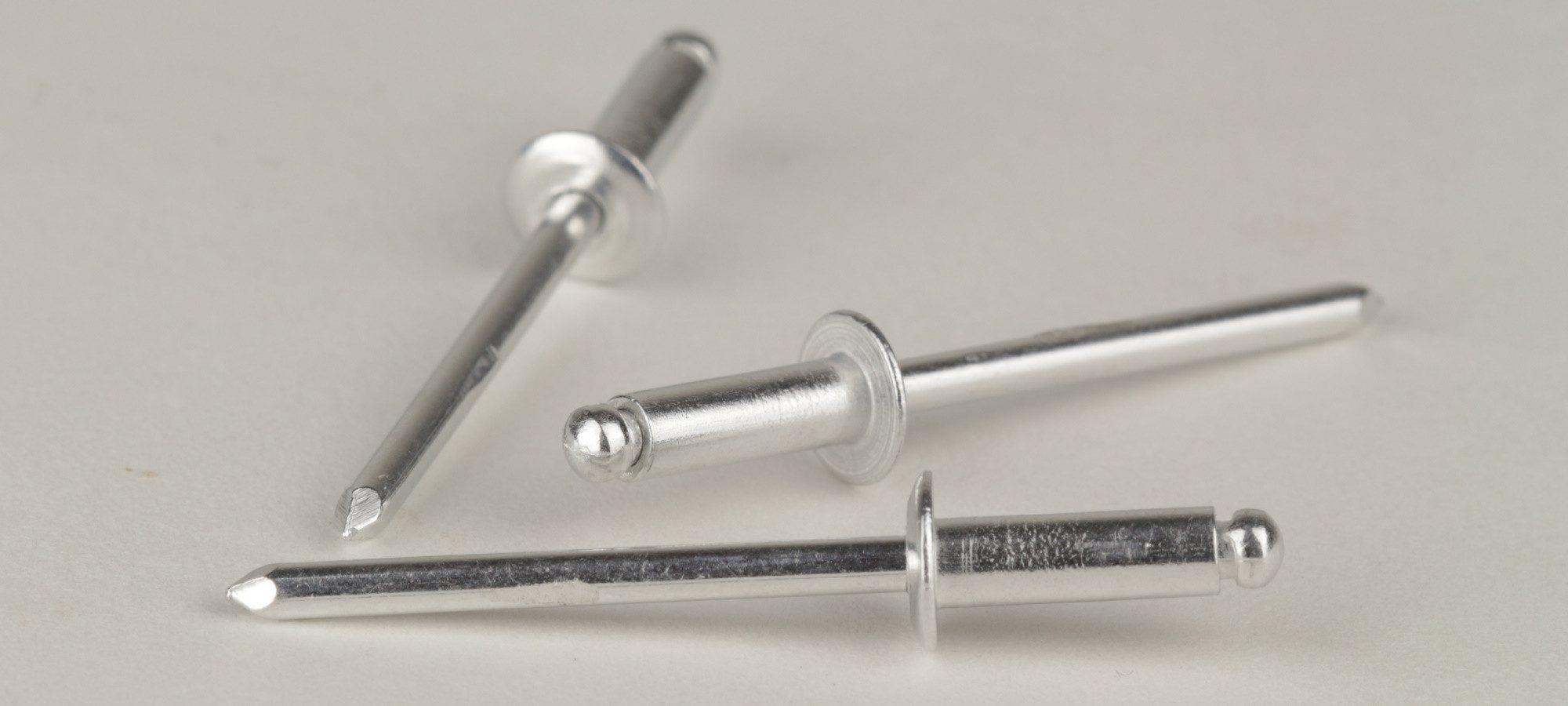 Qonnect Blindniete Blindniete - Alu/Alu - Flachkopf - 3,2x10 - Klemmbereich 5,0-7,0mm, (500 St)