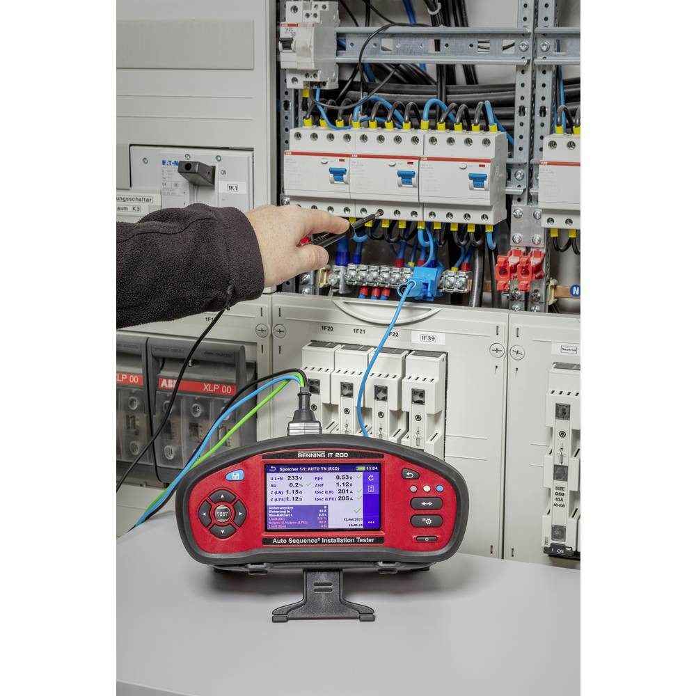 Benning Multimeter Auto Sequence® Installationstester zur Prüfung elektrischer 044106, mit Farb-Touchscreen, RCD/FI Test