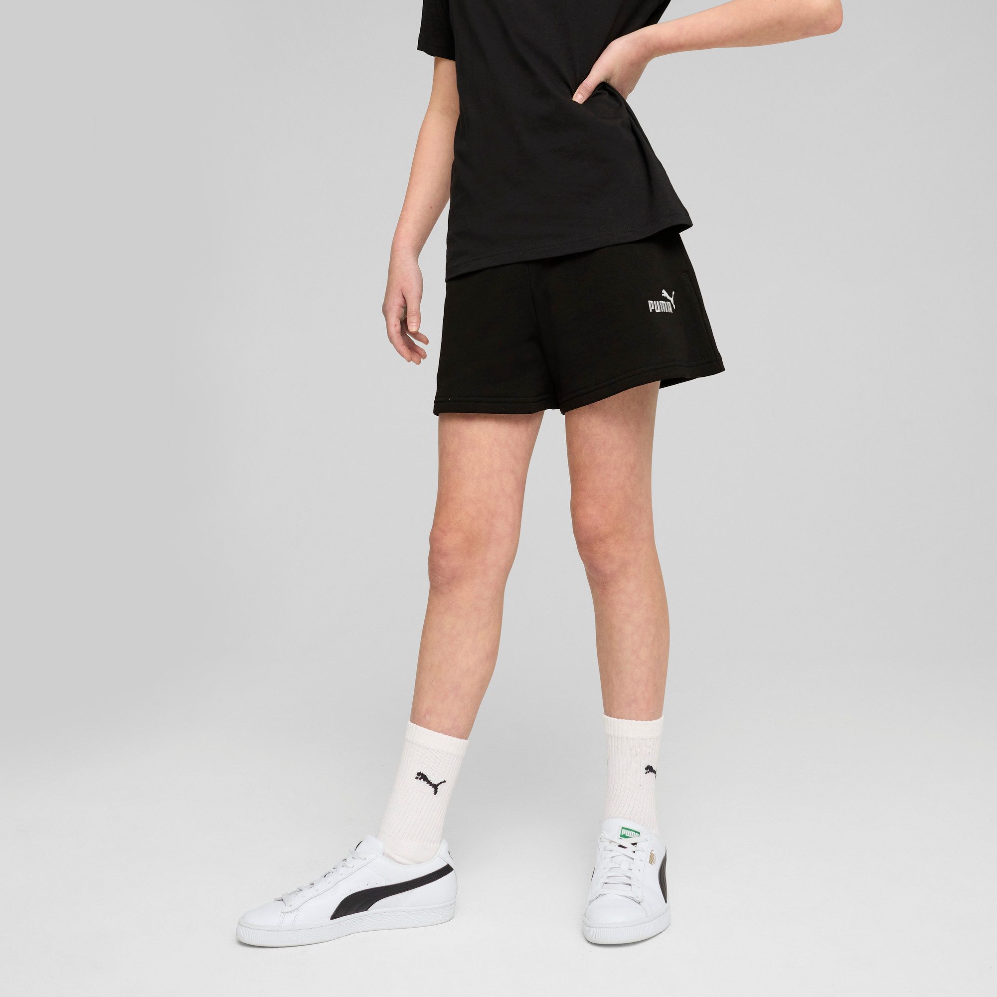 PUMA Trainingsshorts ESS SMALL NO 1 LOGO SHORTS TR G Regular Fit, mit geripptem Bund, mit Seitenschlitzen
