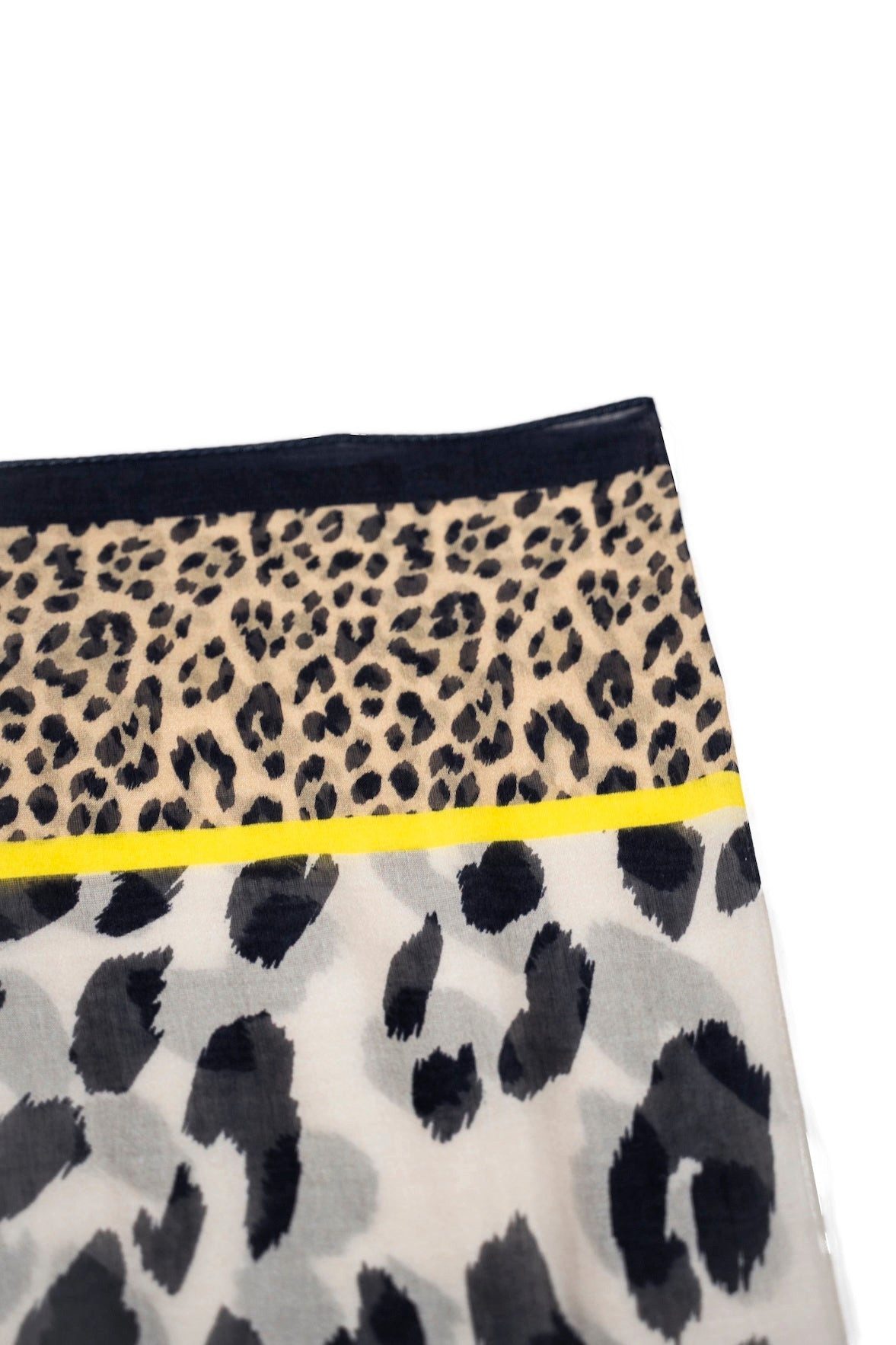 Faber Mütze & Schal Fließender Schal mit modernem Leo-Print