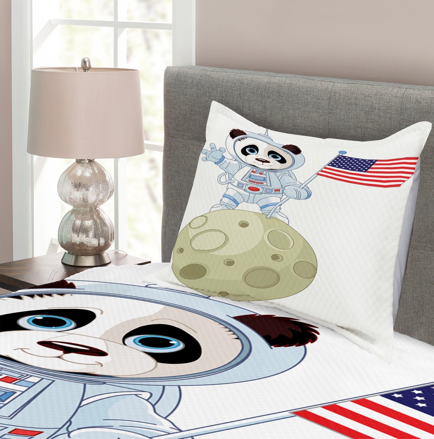 Mond-Karikatur Set Kissenbezügen Abakuhaus, Tagesdecke Astronaut Waschbar, auf Panda mit