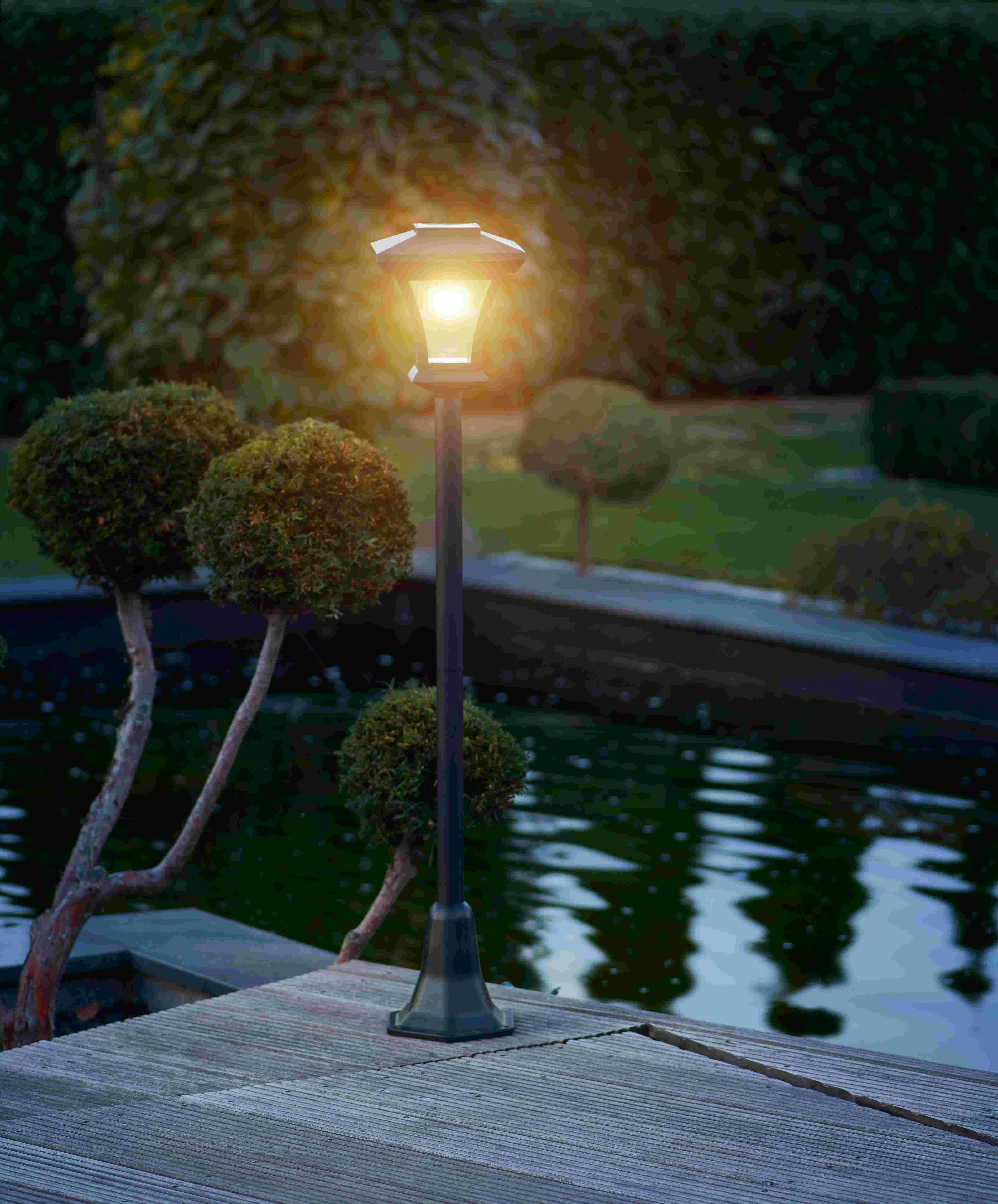 IC Gardenworld LED Laterne Solar Gartenlaterne mit LED Beleuchtung im Straßenlaternen-Design, LED fest integriert, warm-weiß, Retro-Look Laterne, kabellos, warm-weiß beleuchtet