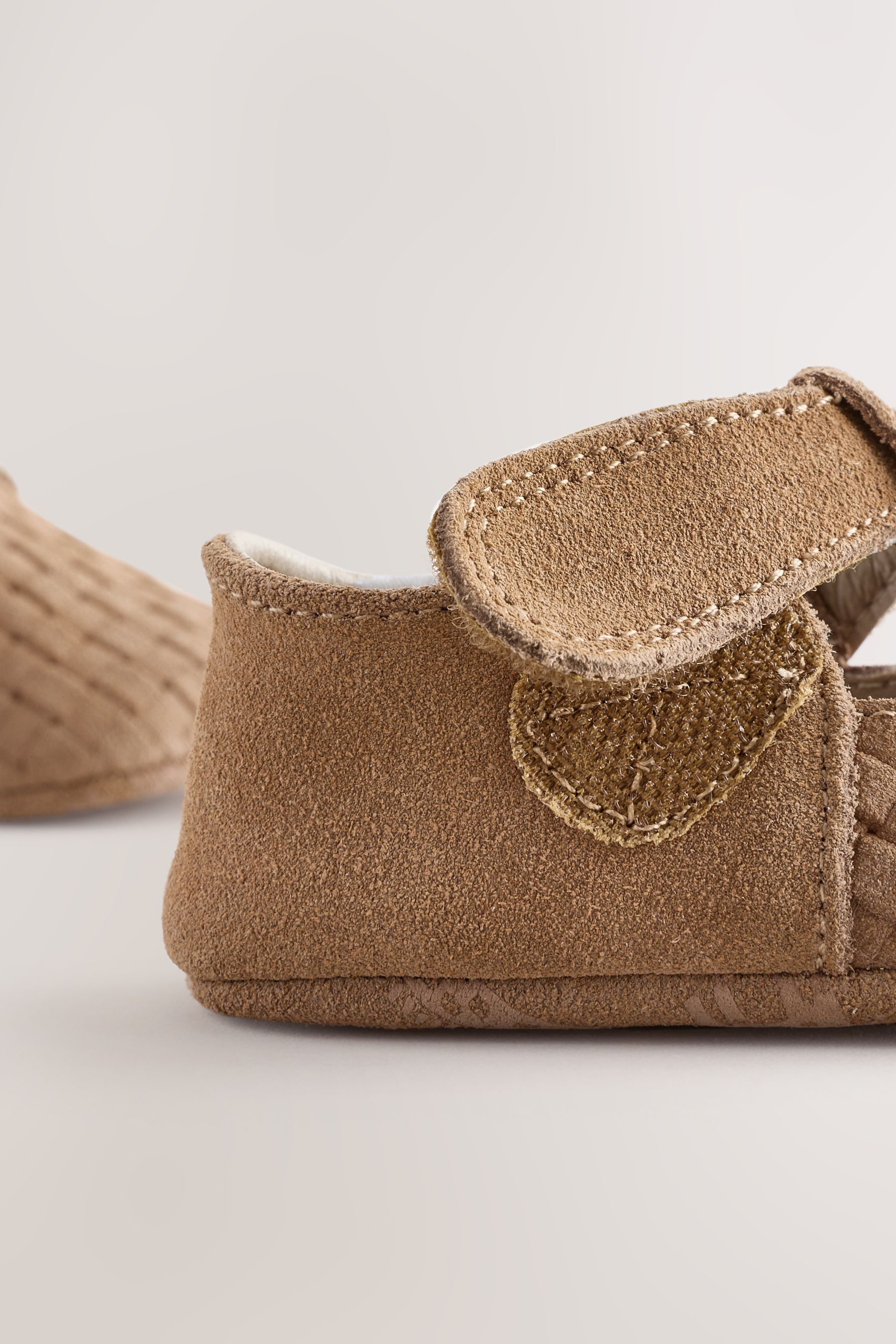 Next Baby Kinderwagenschuhe aus Leder mit T-Steg Babystiefel (1-tlg)