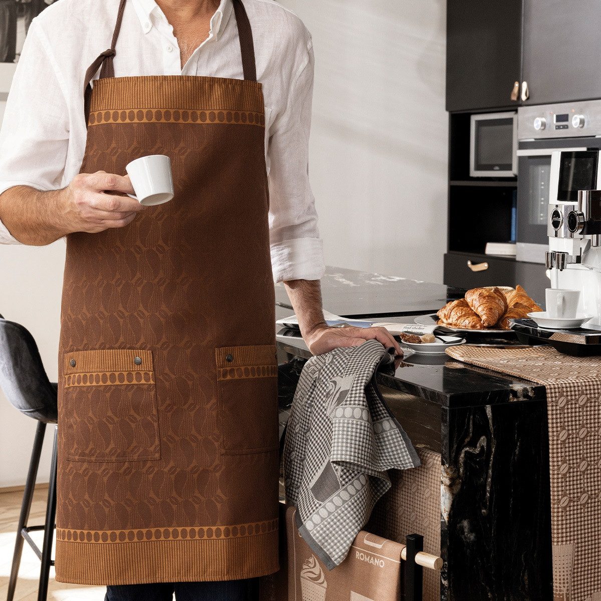 Le Jacquard Francais Kochschürze Schürze Barista Moccacino 80x96 cm
