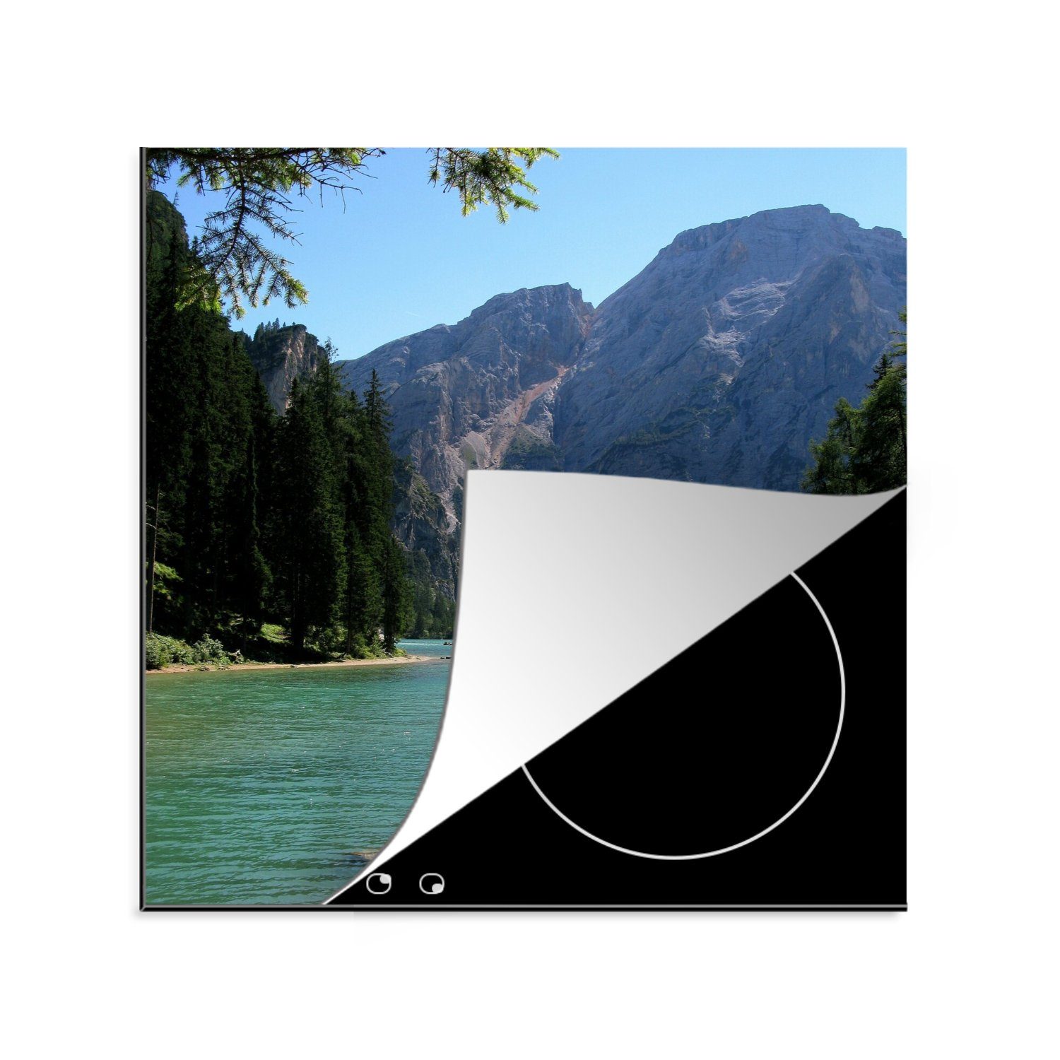MuchoWow Herdblende-/Abdeckplatte Pragser Wildsee mit Blick auf die Berge in Südeuropa, Vinyl, (1 tlg), 78x78 cm, Ceranfeldabdeckung, Arbeitsplatte für küche