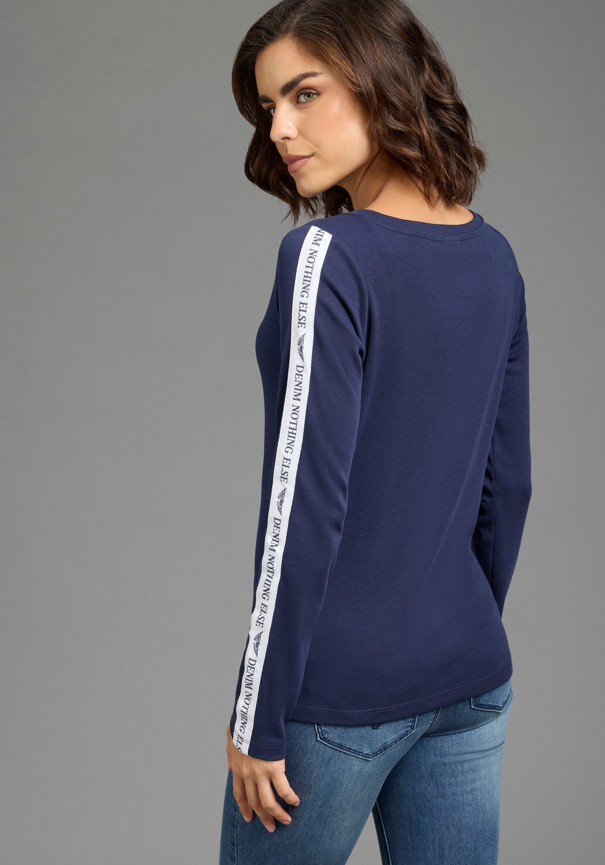 Arizona Langarmshirt langärmelig, figurbetont, unifarben mit Farbeinsätzen