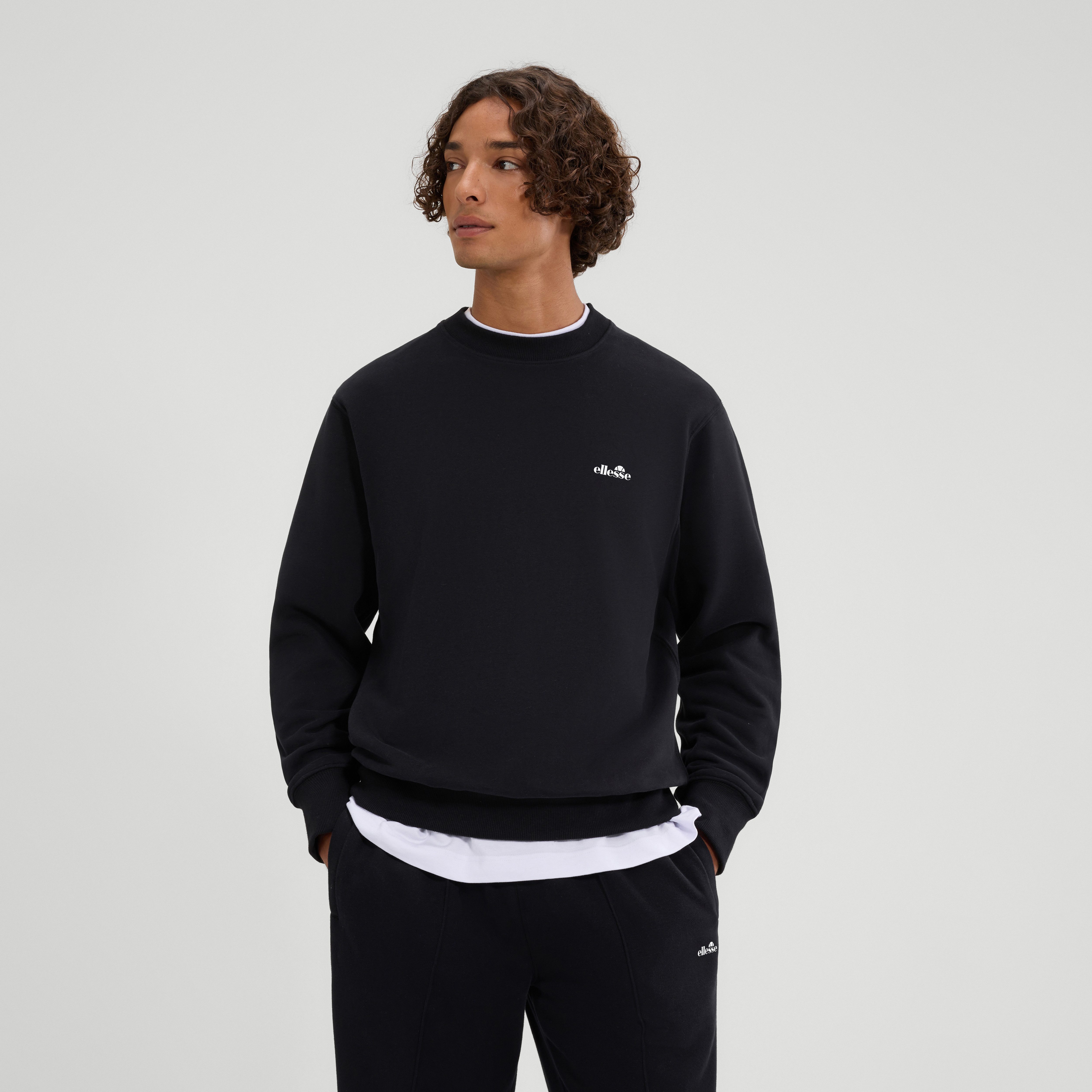 Ellesse Sweatshirt CORCOLLE SWEATSHIRT mit Rundhalsausschnitt, ohne Verschluss, aus Baumwolle und Polyester