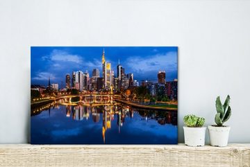 OneMillionCanvasses® Leinwandbild Skyline von Frankfurt am Main in Deutschland am Abend, (1 St), Wandbild Leinwandbilder, Aufhängefertig, Wanddeko, 30x20 cm
