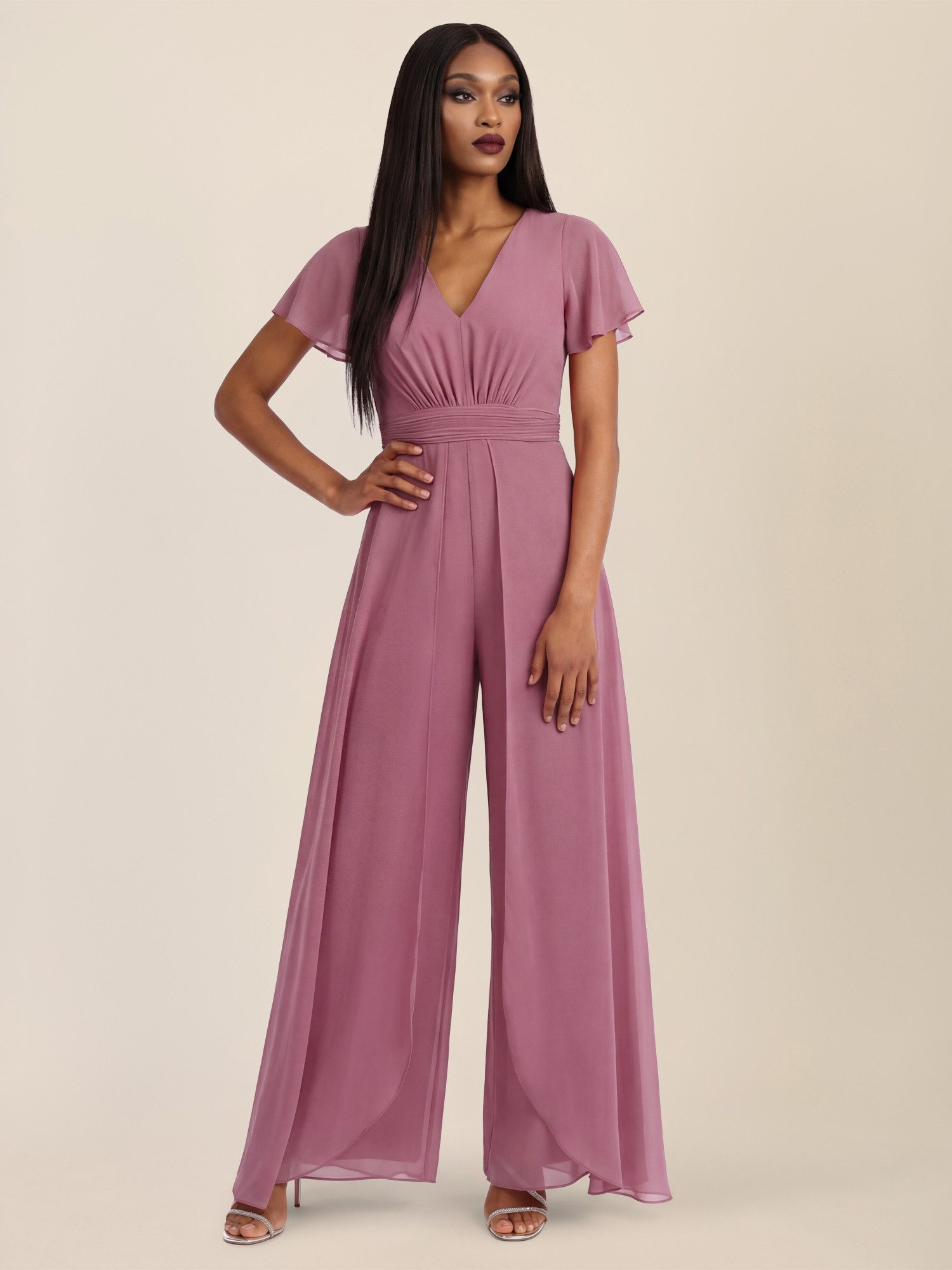Apart Jumpsuit mit fließendem Beinverlauf