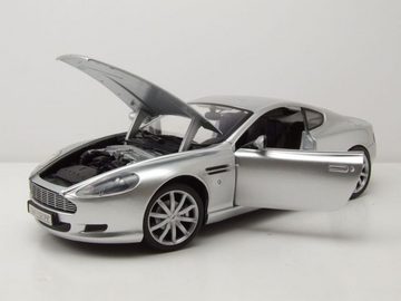 Motormax Modellauto Aston Martin DB9 2005 silber Modellauto 1:18 Motormax, Maßstab 1:18