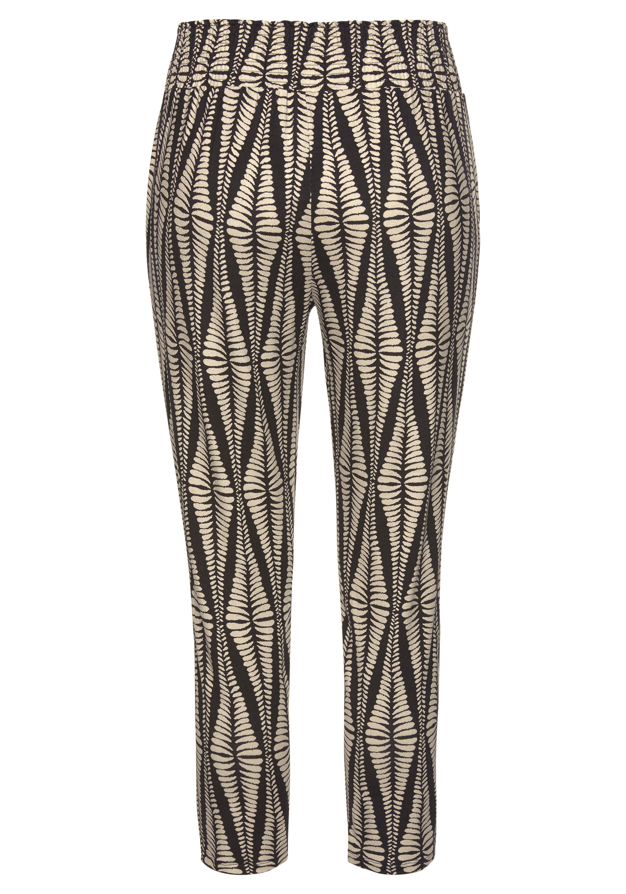LASCANA 7/8-Strandhose aus leichtem Viskosejersey in Alloverprint, Jerseyhose, leichte Sommerhose, Schlupfhose – Bild 4 von 5