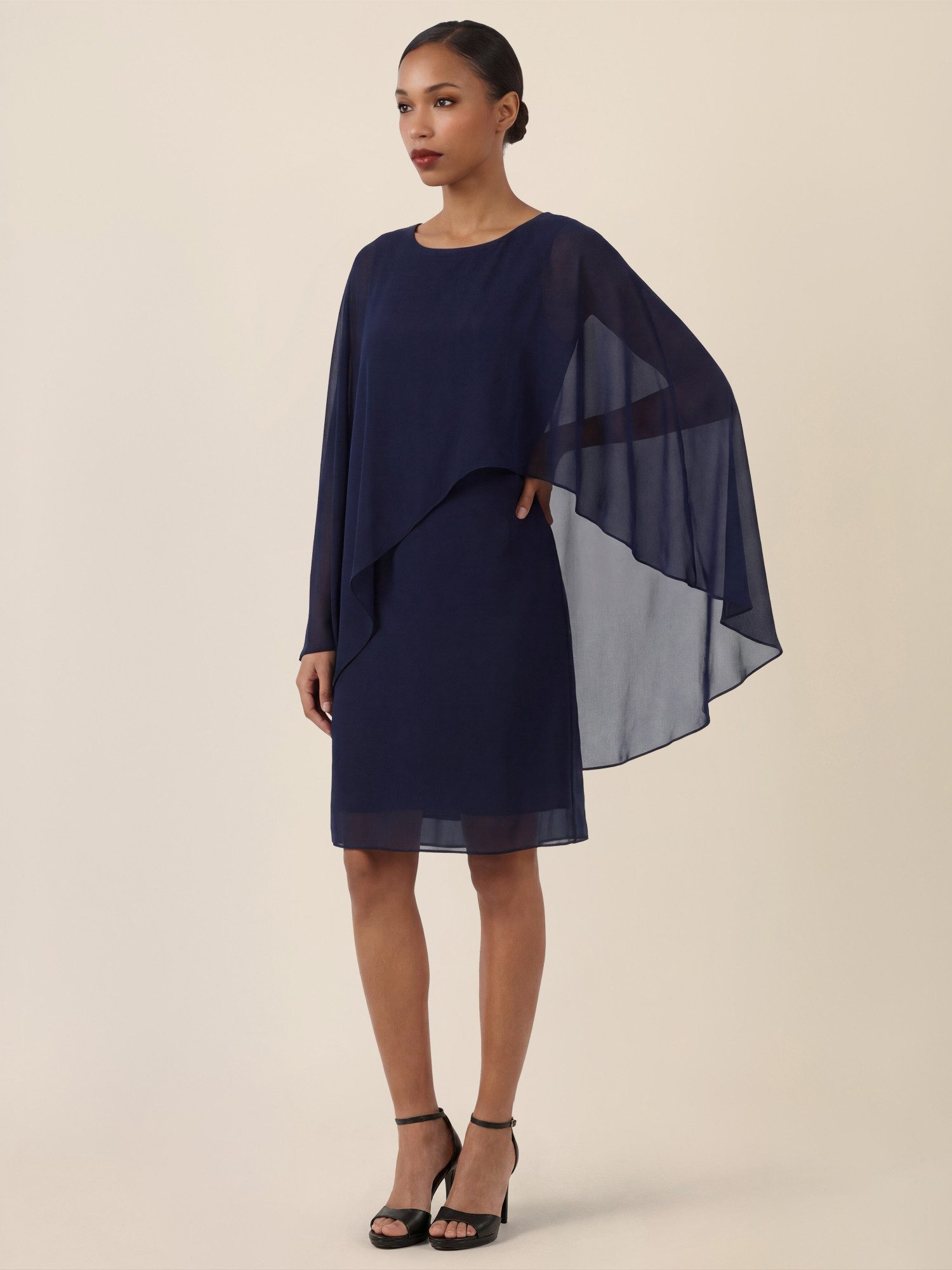 Apart Chiffonkleid mit Volantärmeln