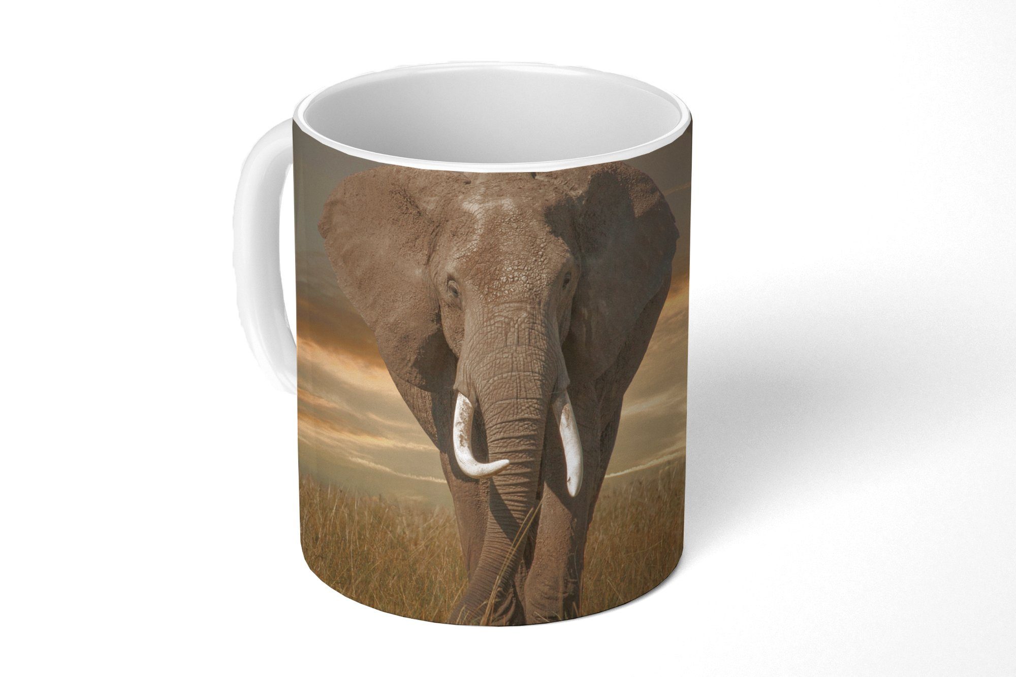 MuchoWow Tasse Elefant - Tiere - Gras - Natur, 1-tlg., Keramik, Kaffeetassen, Teetasse, Becher, Kaffeebecher, Geschenk