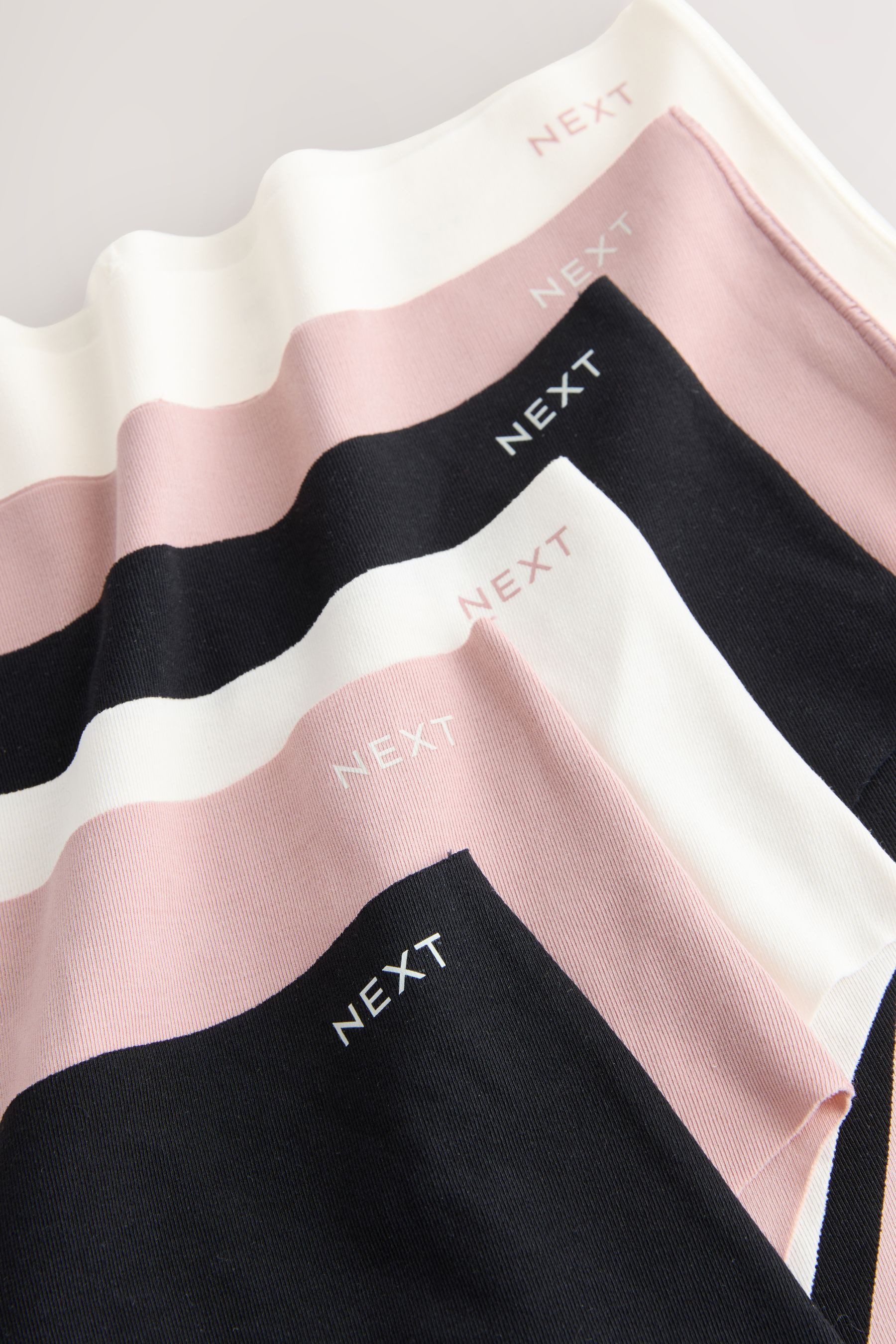 Next Taillenslip Nahtlose Hochbund-Slips im 7er-Pack, hohes Bein (7-St)