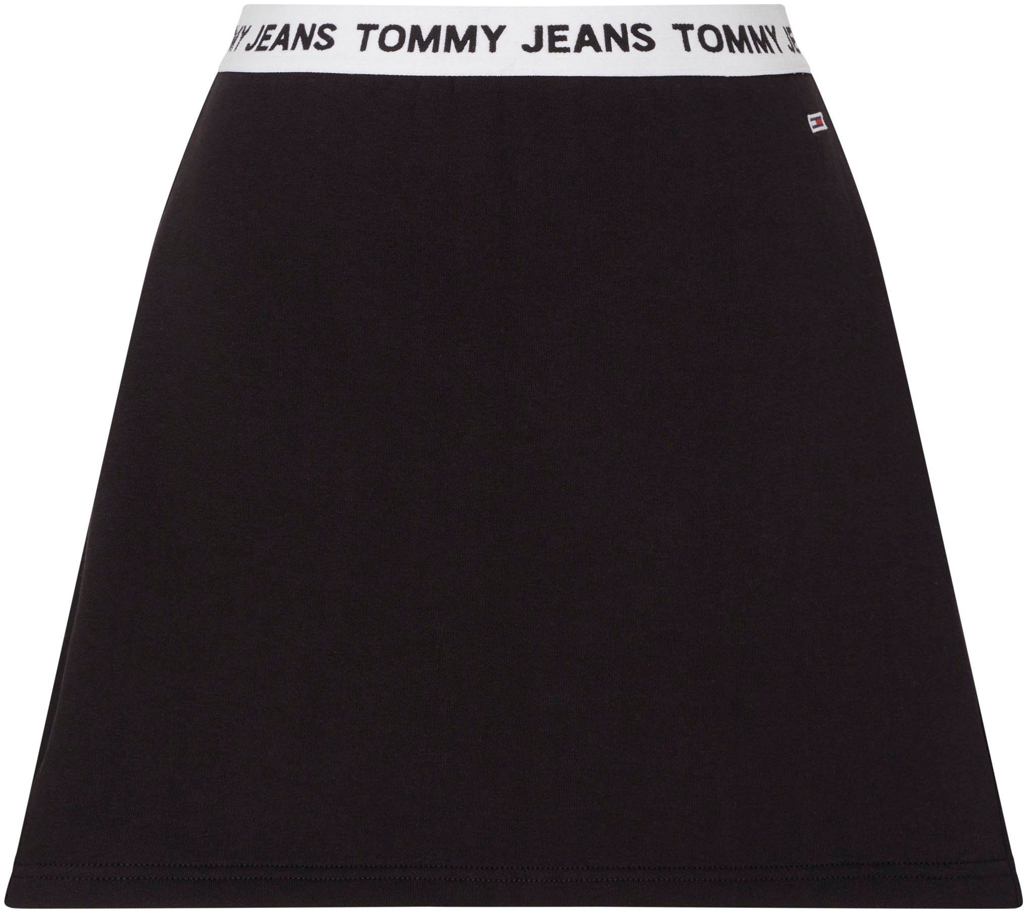 Tommy Jeans Bleistiftrock TJW dem auf Logo-Schriftzug mit Waistband Jeans LOGO WAISTBAND Tommy SKIRT
