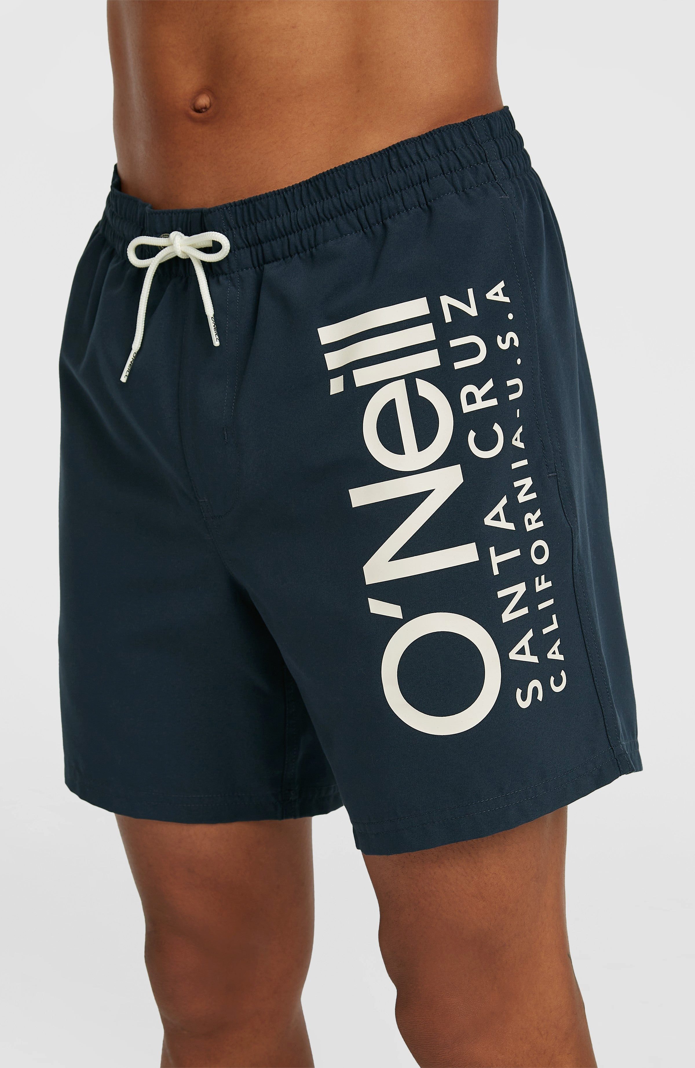 O'Neill Badeshorts ORIGINAL CALI 16'' SWIMSHORTS mit seitlichen Eingrifftaschen und Gesäßtasche, mit Stickerei am Bein